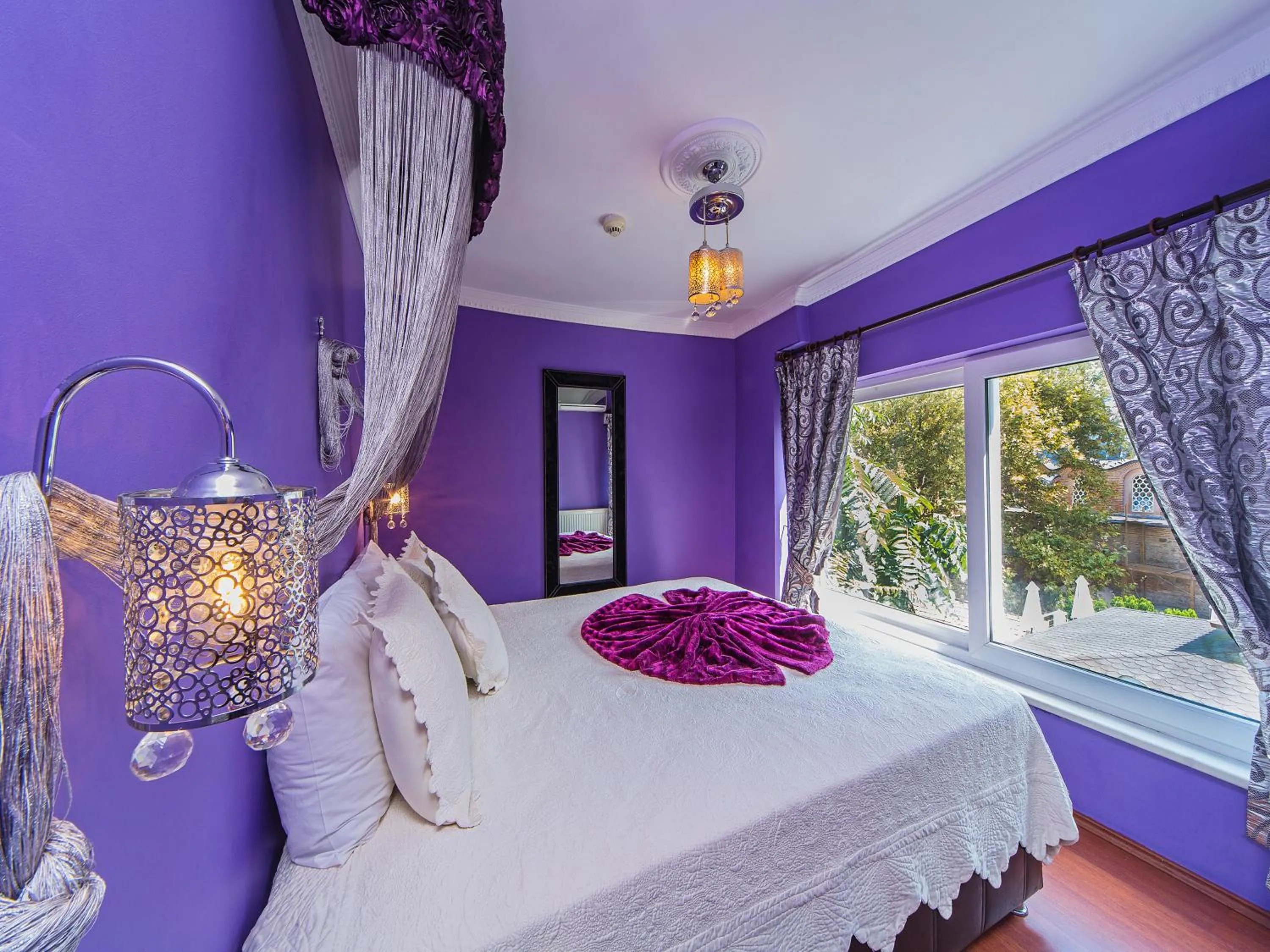 Photo of the whole room, Bed in Modern Sultan Hotel