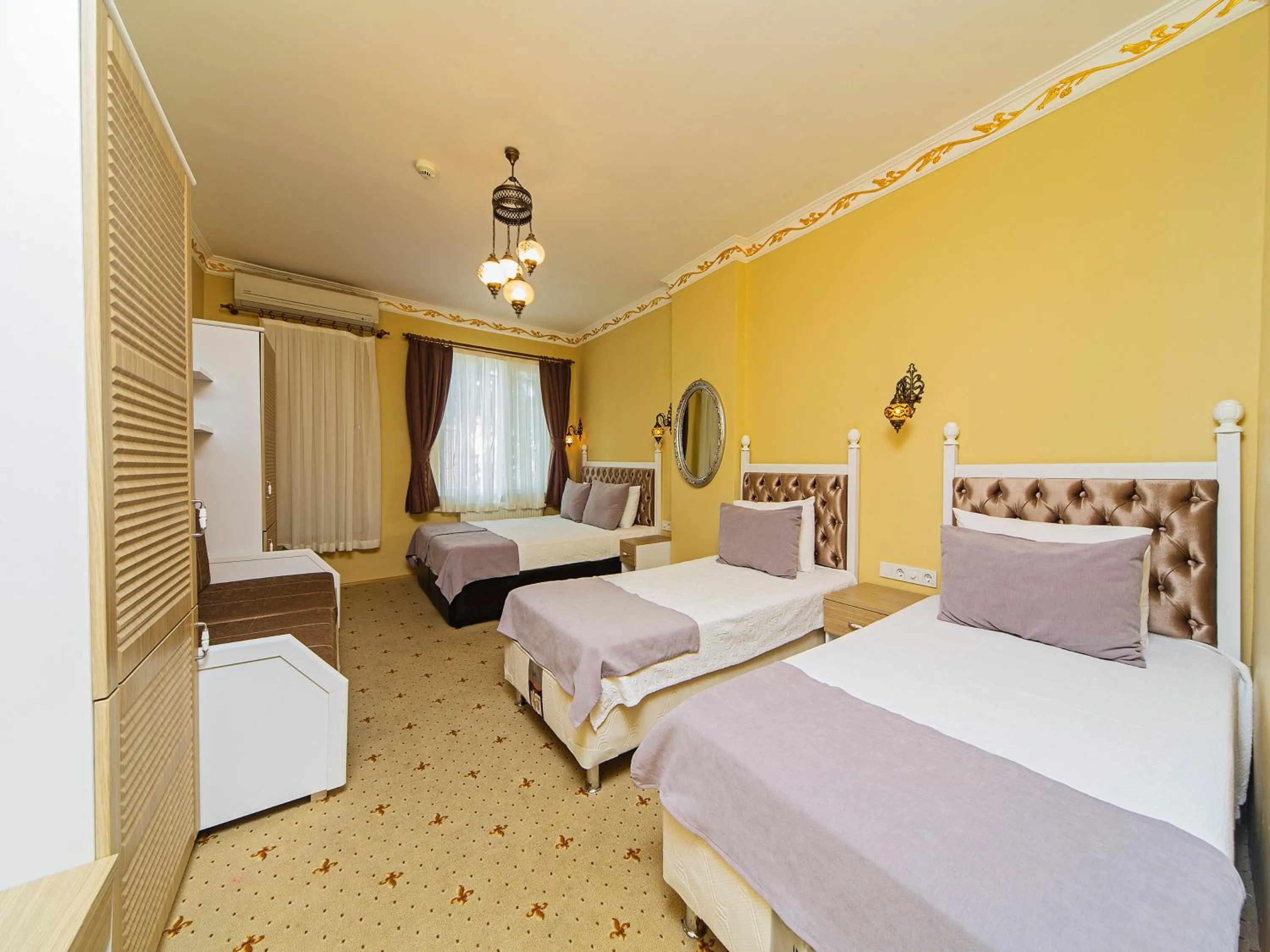 Photo of the whole room, Bed in Modern Sultan Hotel