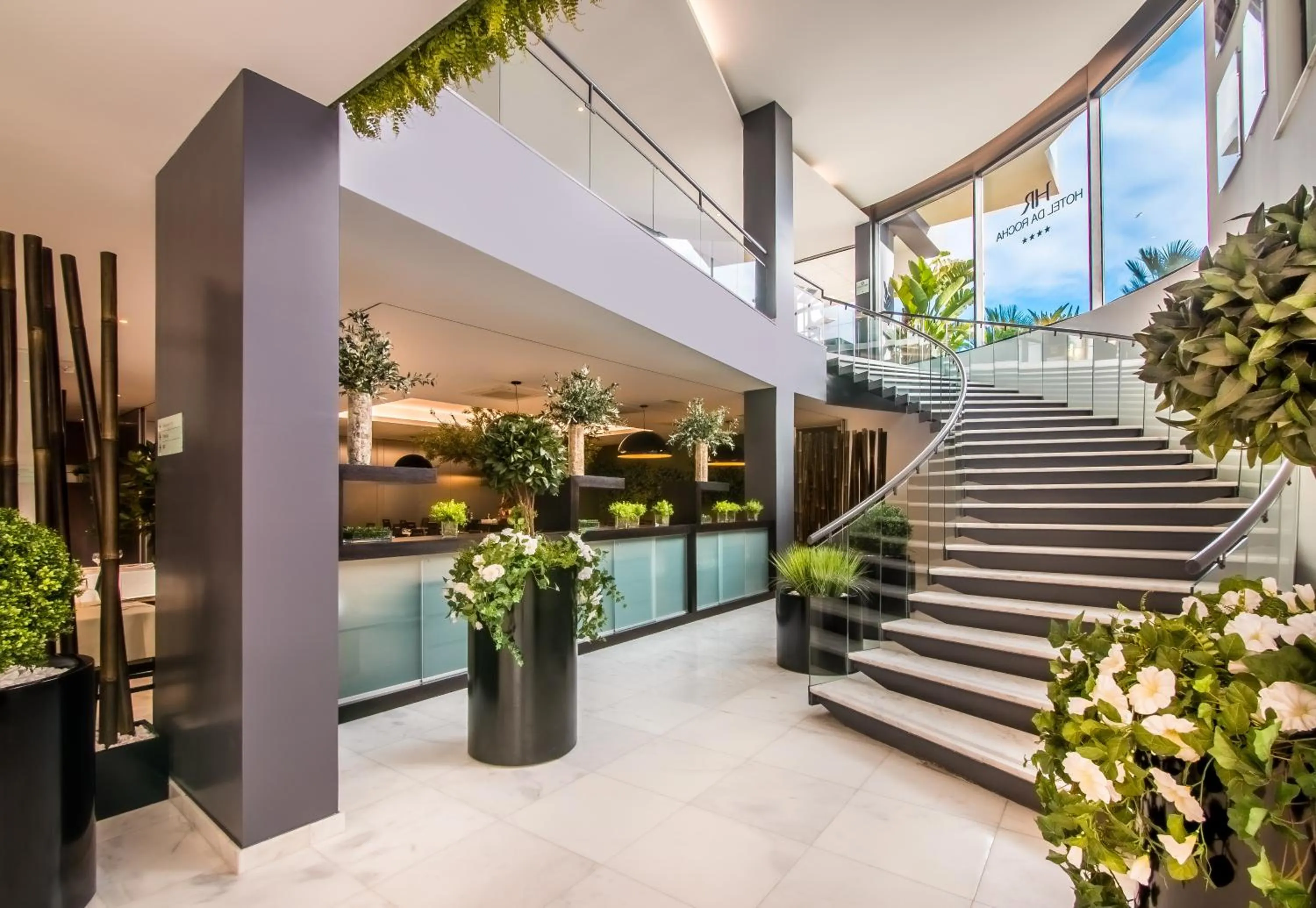 Restaurant/places to eat in RR Hotel da Rocha