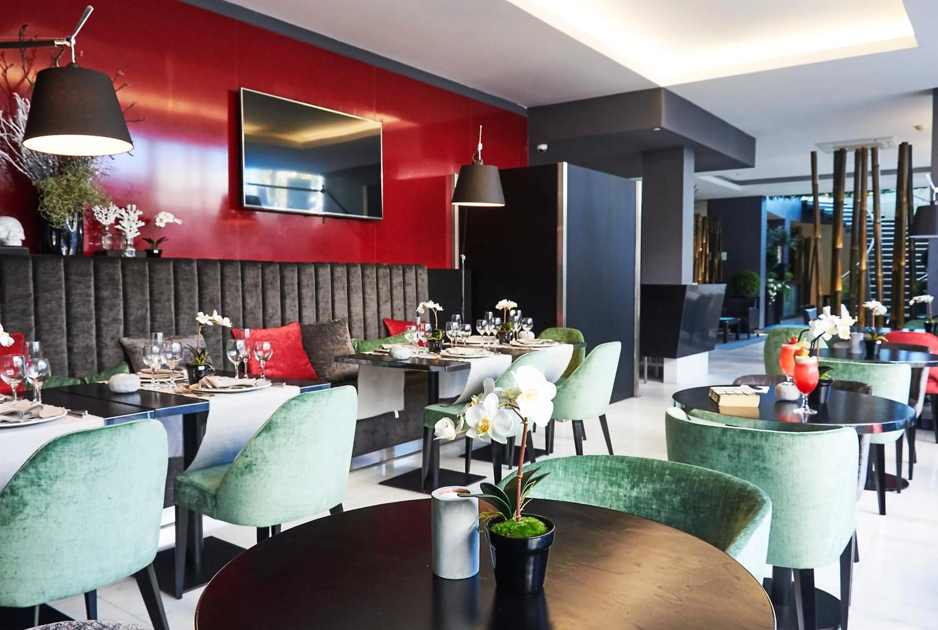 Restaurant/places to eat in RR Hotel da Rocha