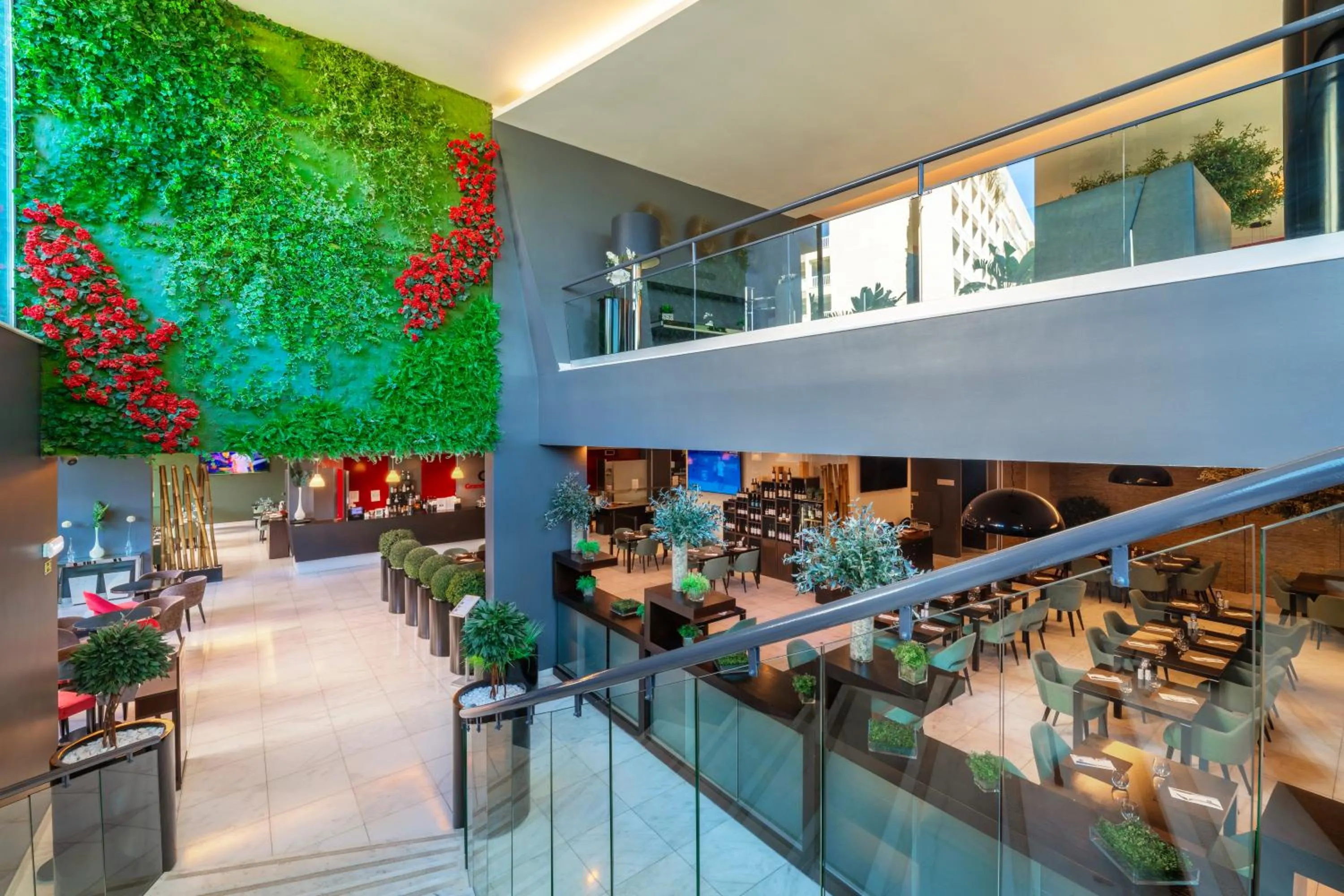 Restaurant/places to eat in RR Hotel da Rocha