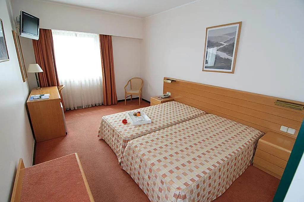 Photo of the whole room, Bed in Hotel Douro