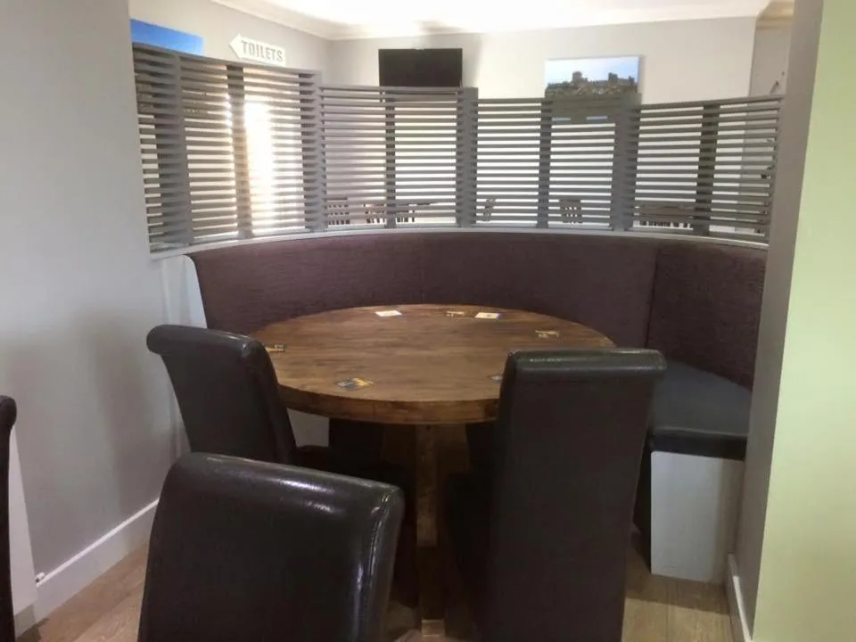 Meals in Highgate Inn Hotel