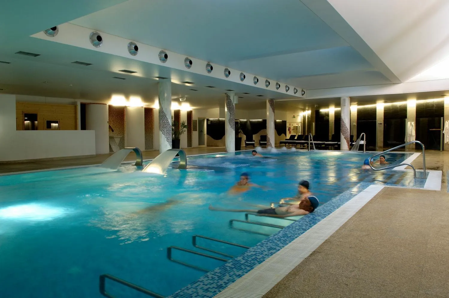 Swimming pool in Palace Hotel & Spa - Termas de Sao Vicente