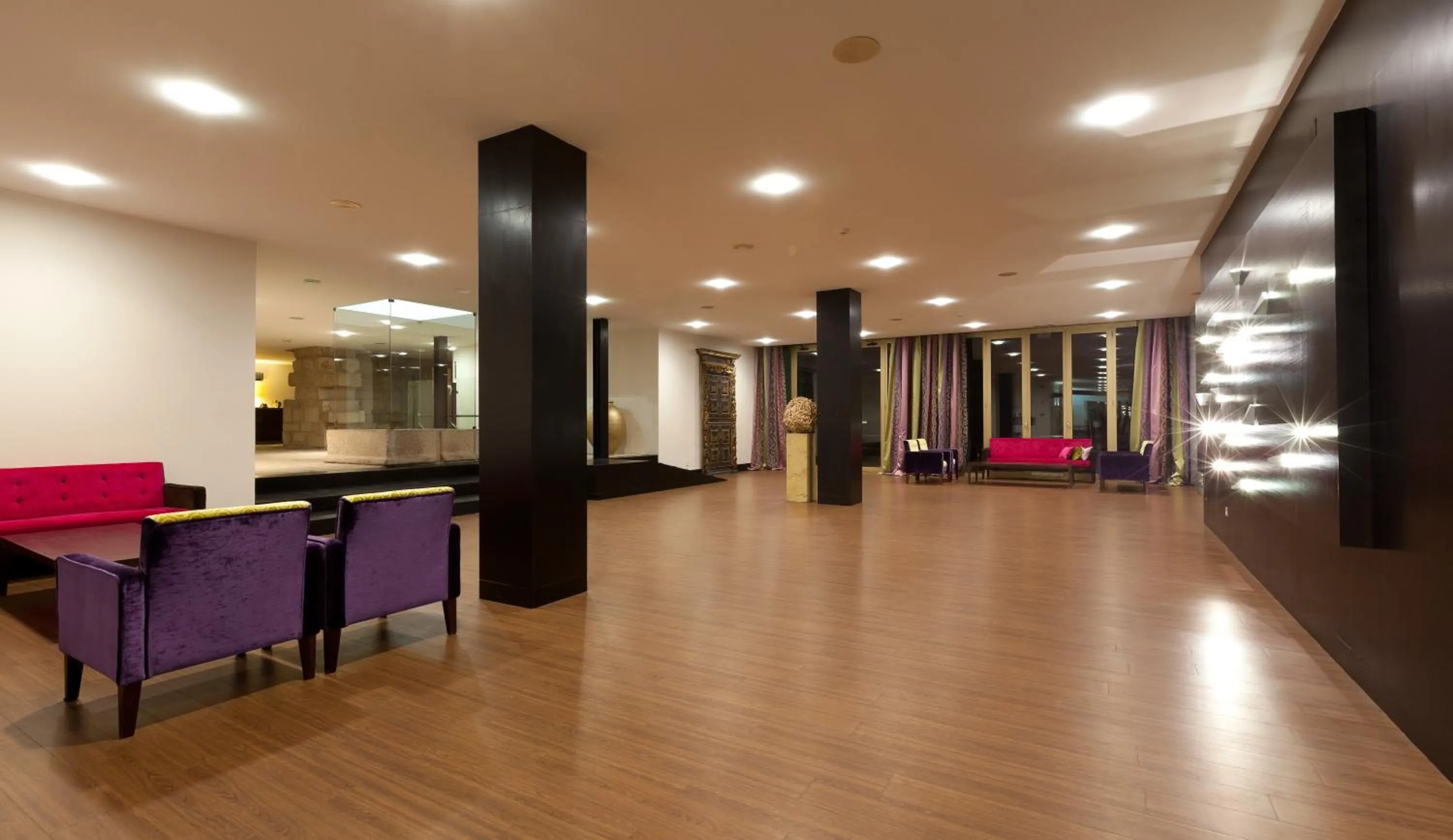 Lobby or reception in Forte de São Francisco Hotel Chaves