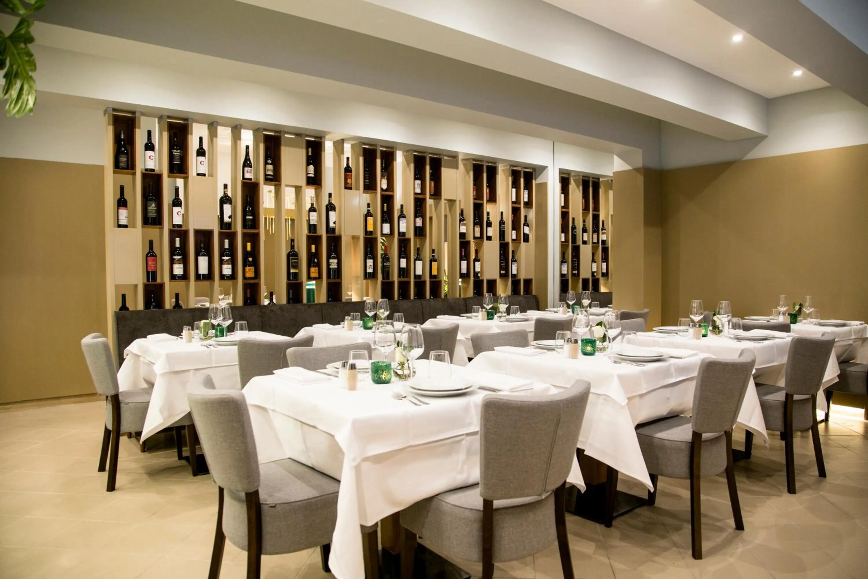 Restaurant/places to eat in Hotel Dom Lourenco