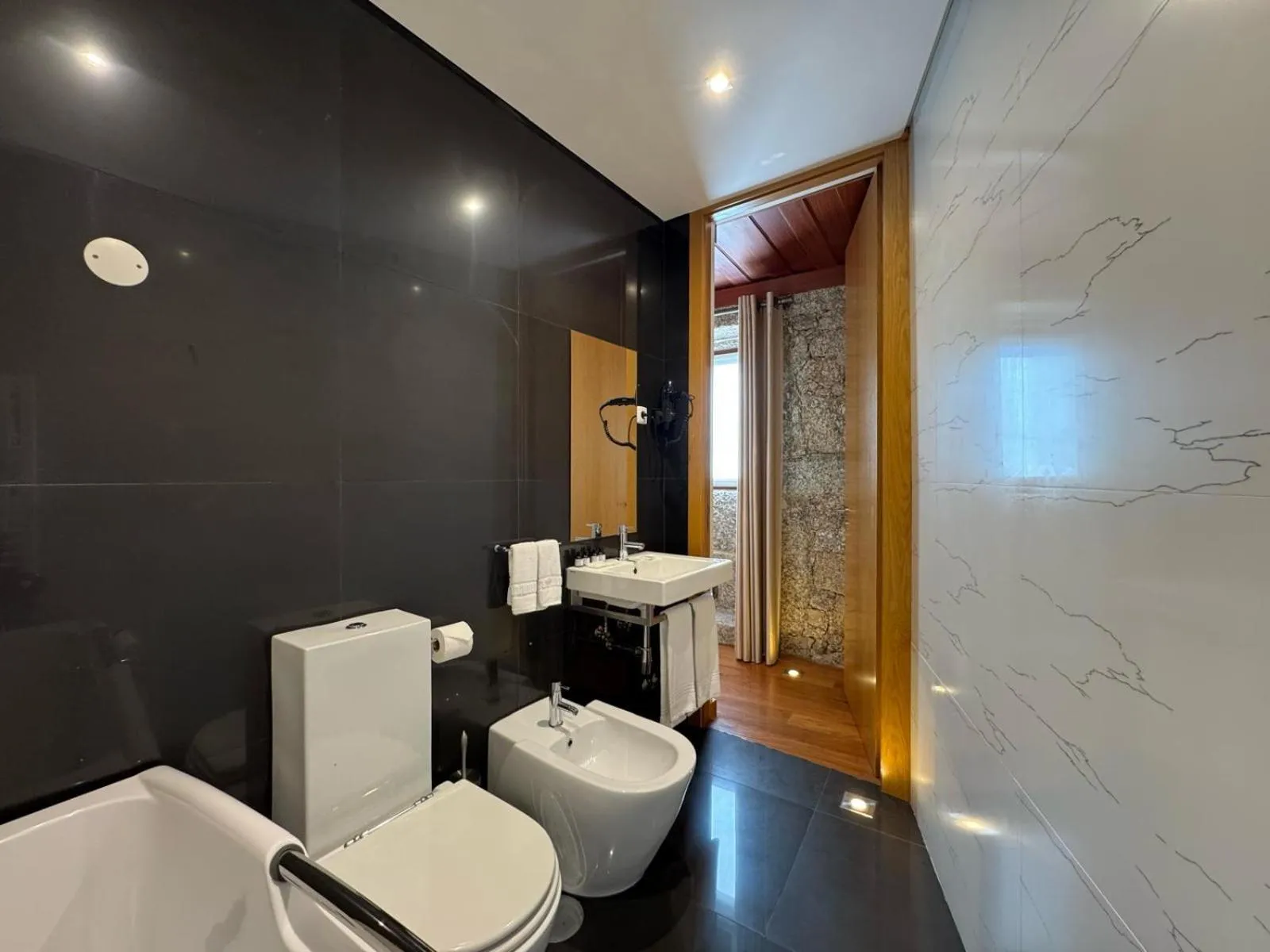 Toilet in Hotel Rural Alves - BRAGA - Casa Alves de Torneiros