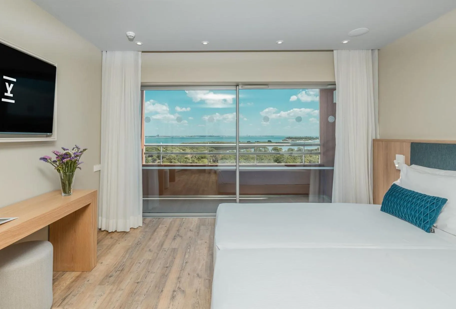 Bedroom, Bed in The Editory By The Sea Troia Comporta Hotel