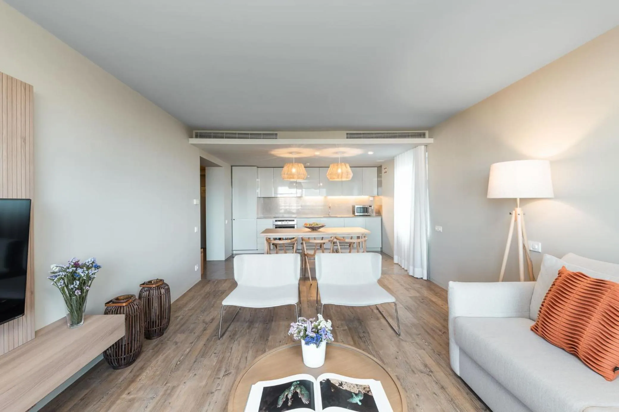 Kitchen or kitchenette, Bed in The Editory By The Sea Troia Comporta Hotel