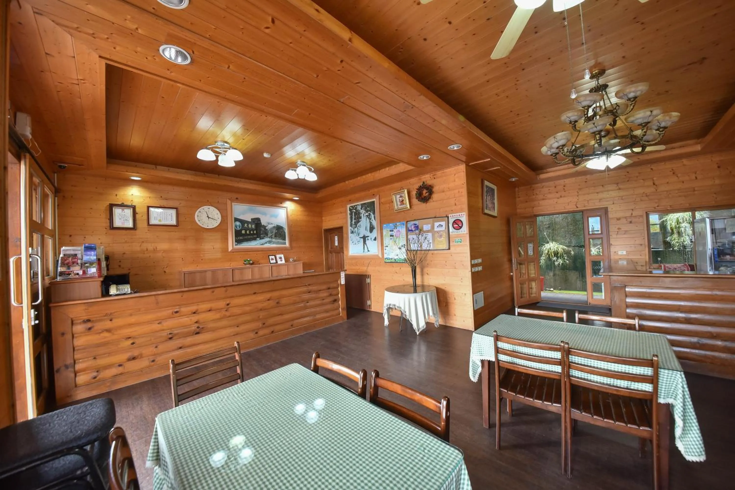 Lobby or reception in Beverly B&B