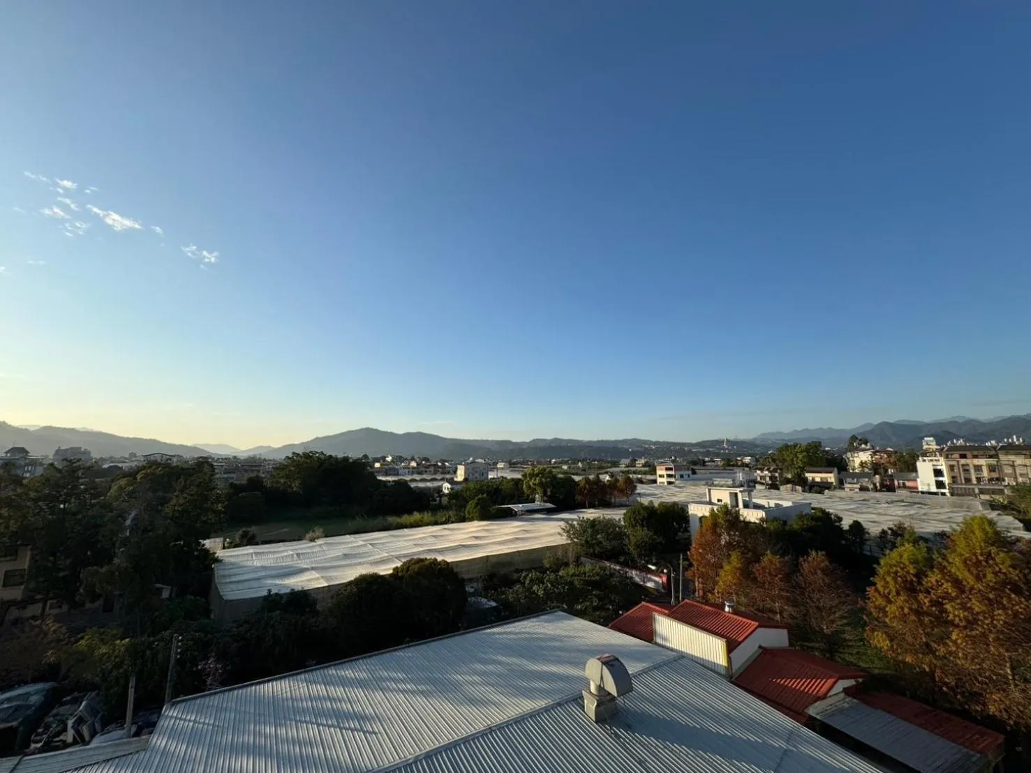 Property building in Travel Light Hotel