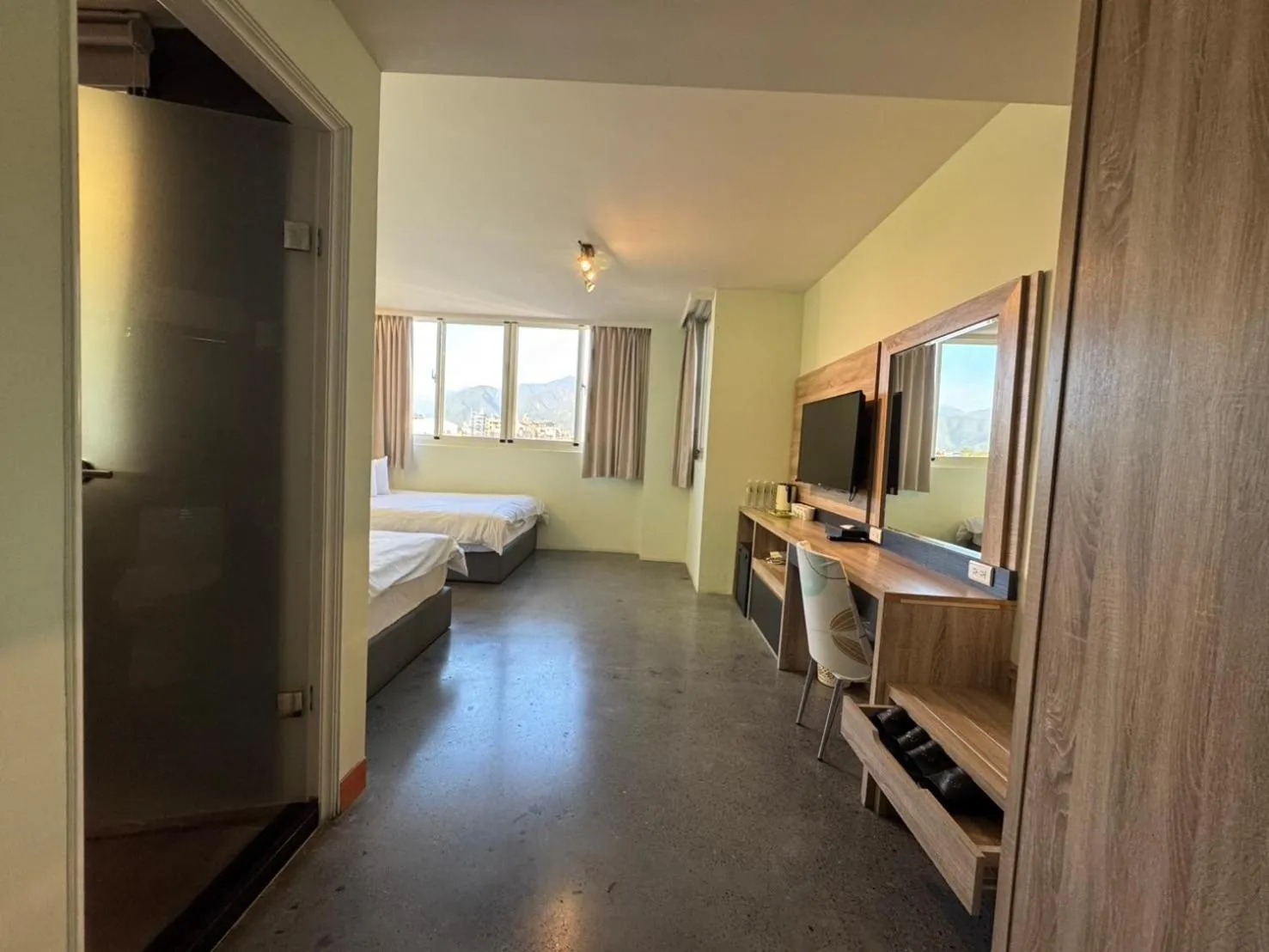 Photo of the whole room, Bed in Travel Light Hotel