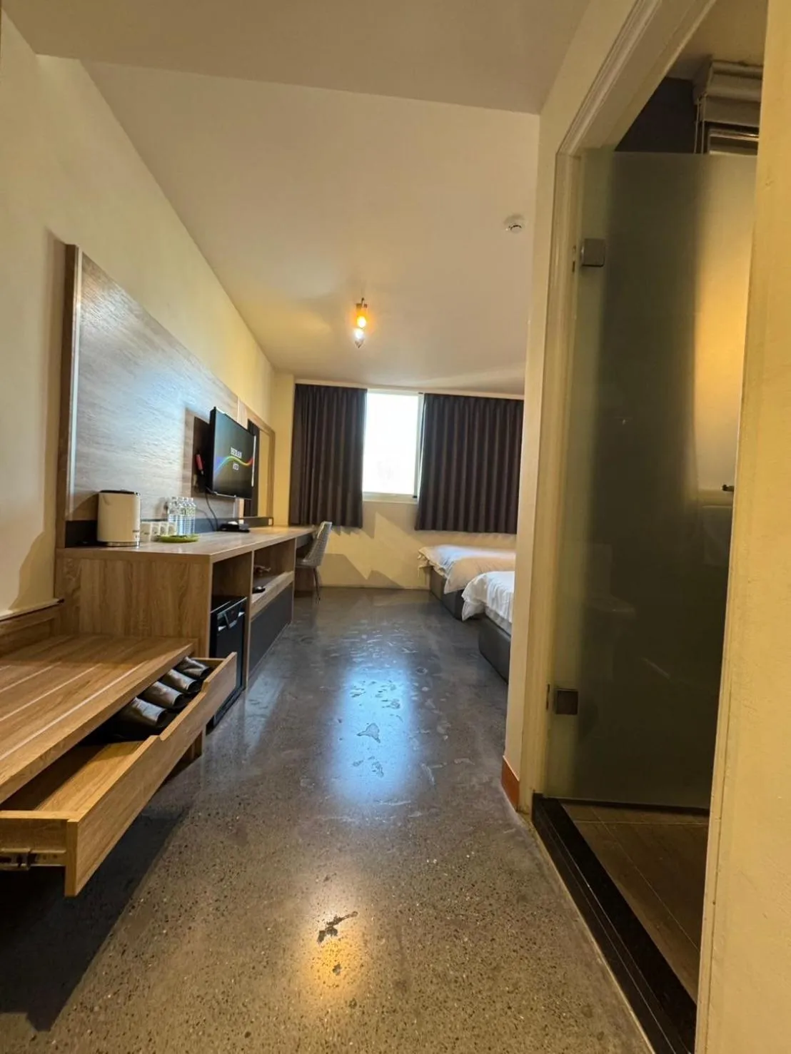 Photo of the whole room, Bed in Travel Light Hotel