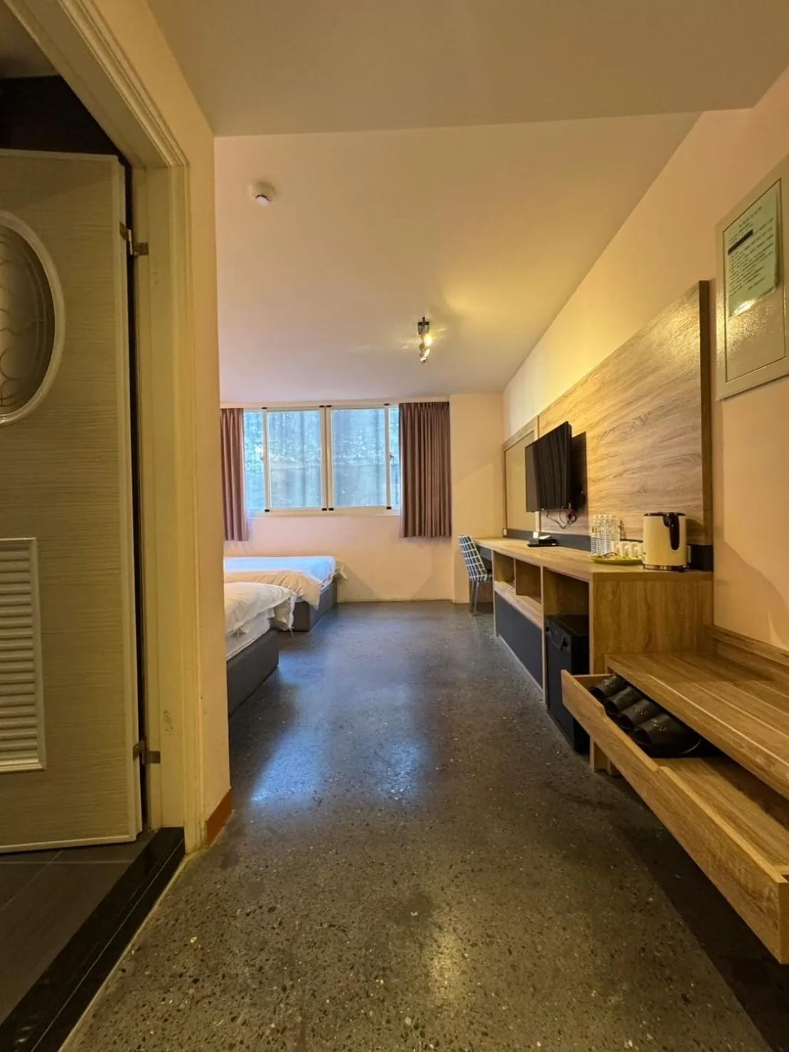 Photo of the whole room in Travel Light Hotel