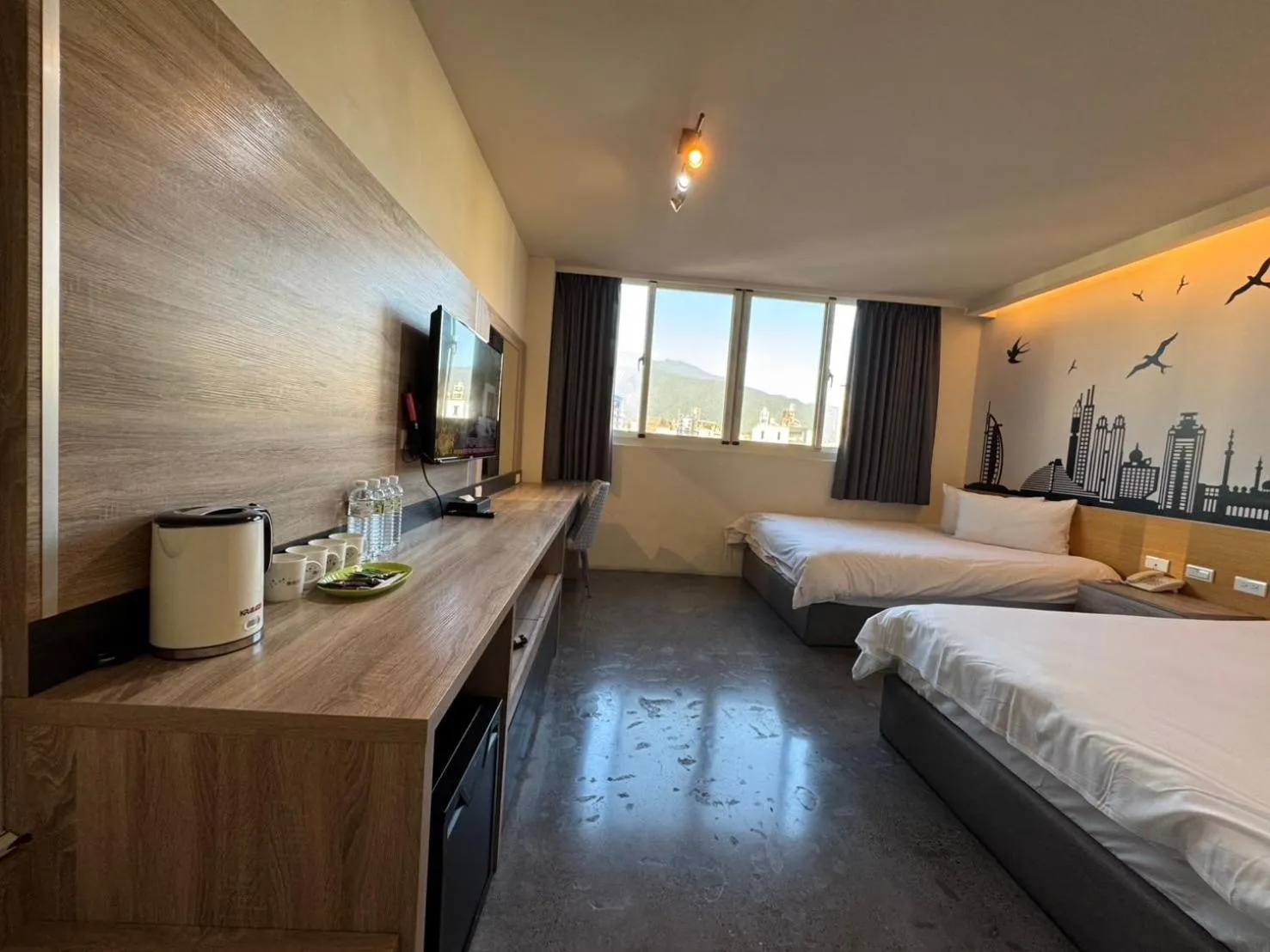 Photo of the whole room, Bed in Travel Light Hotel