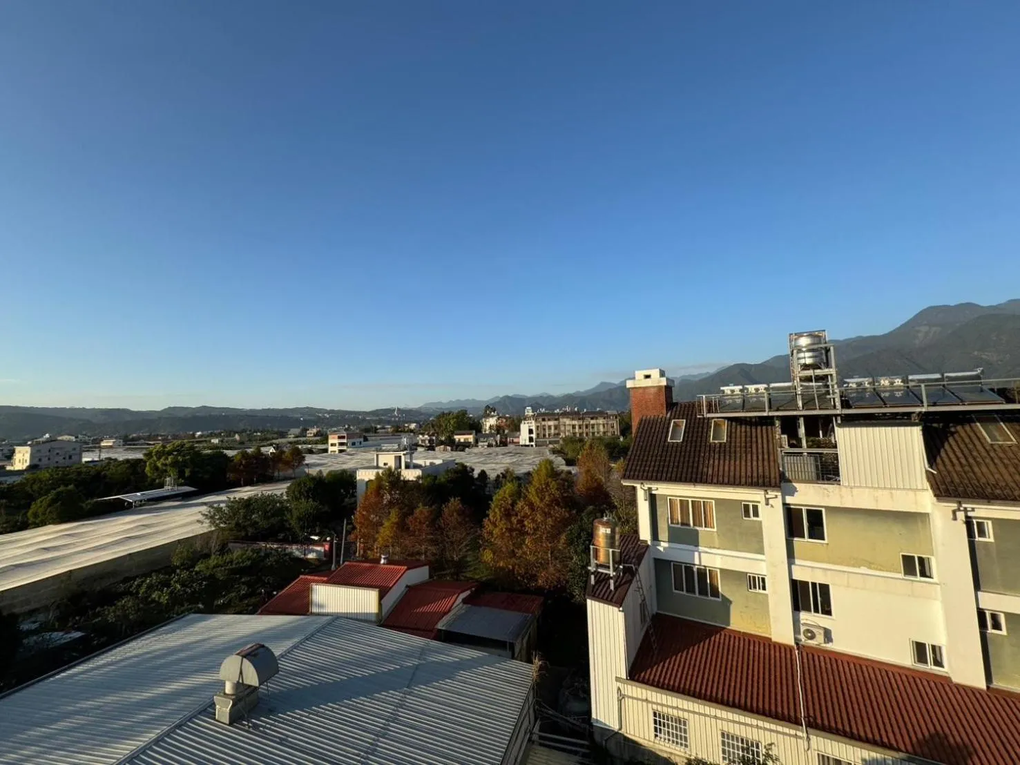 Property building in Travel Light Hotel