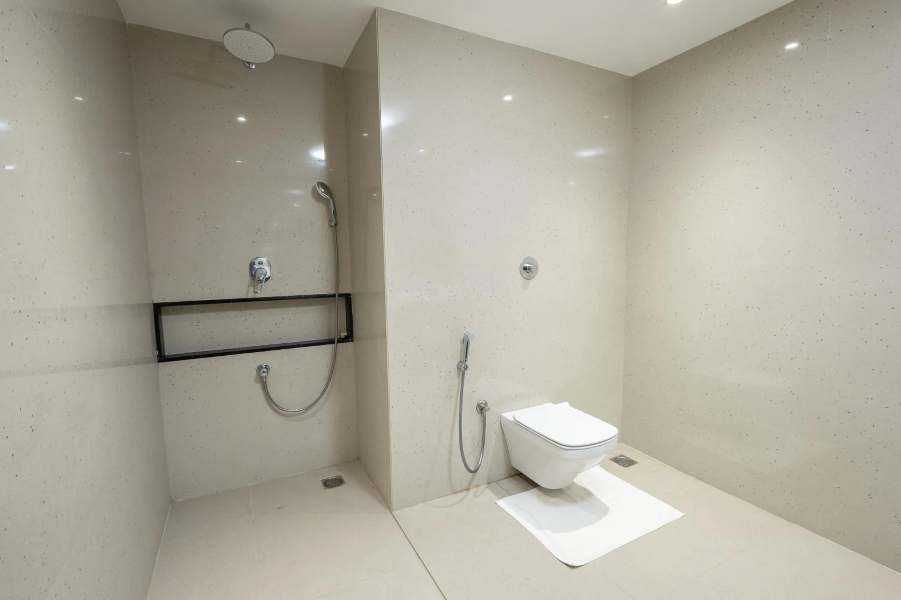 Shower in Hotel Parsons Court