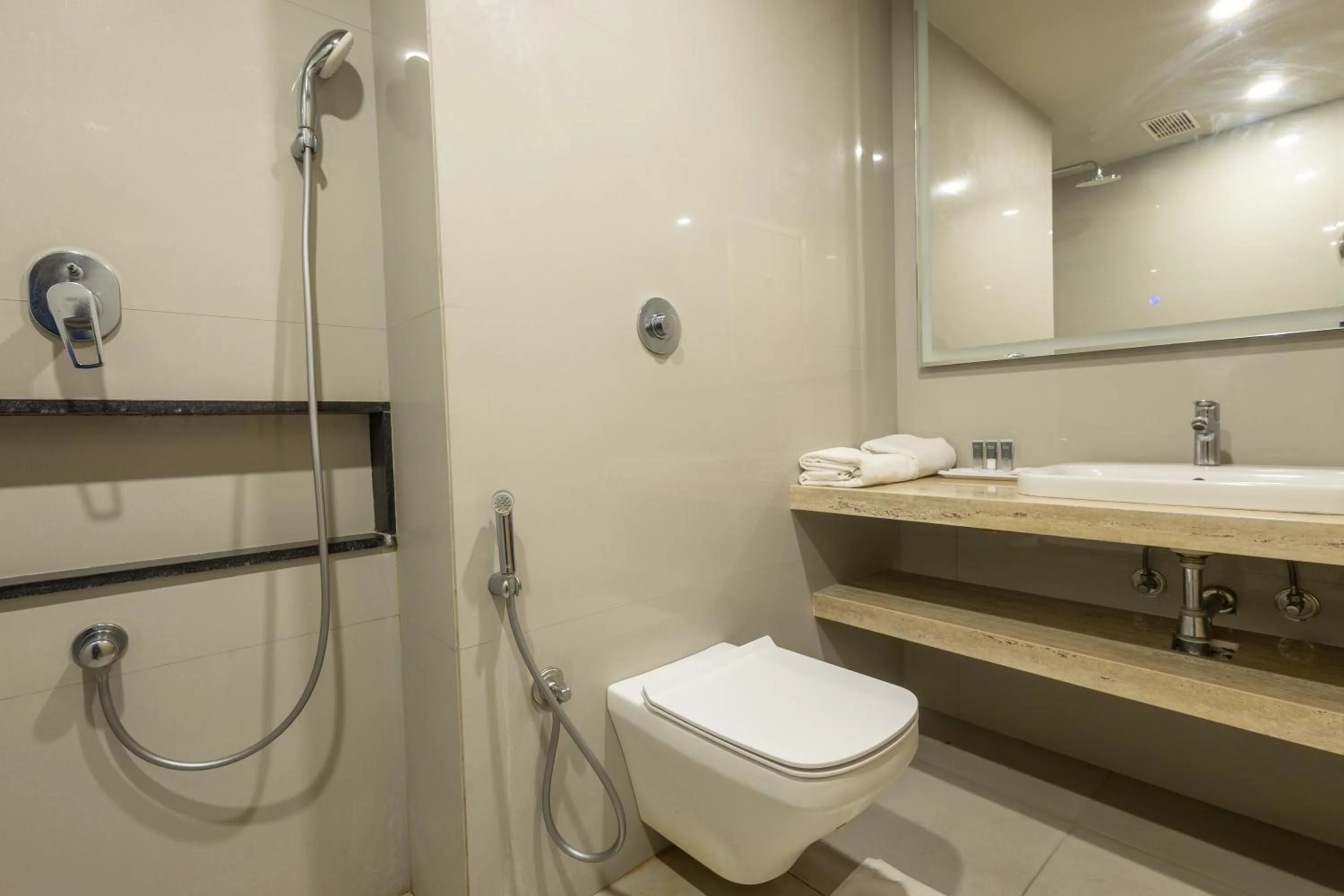 Toilet in Hotel Parsons Court