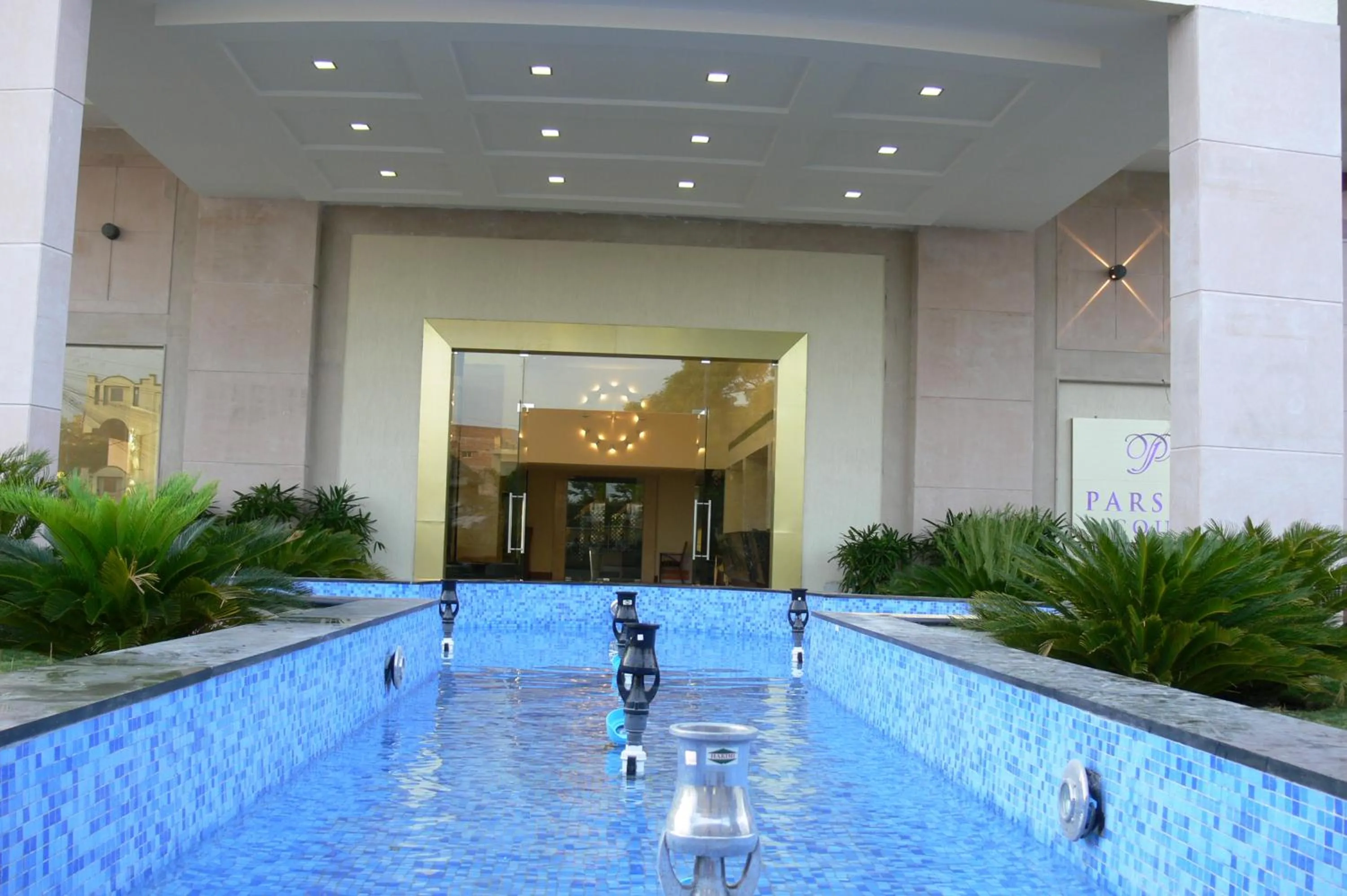 Swimming pool in Hotel Parsons Court