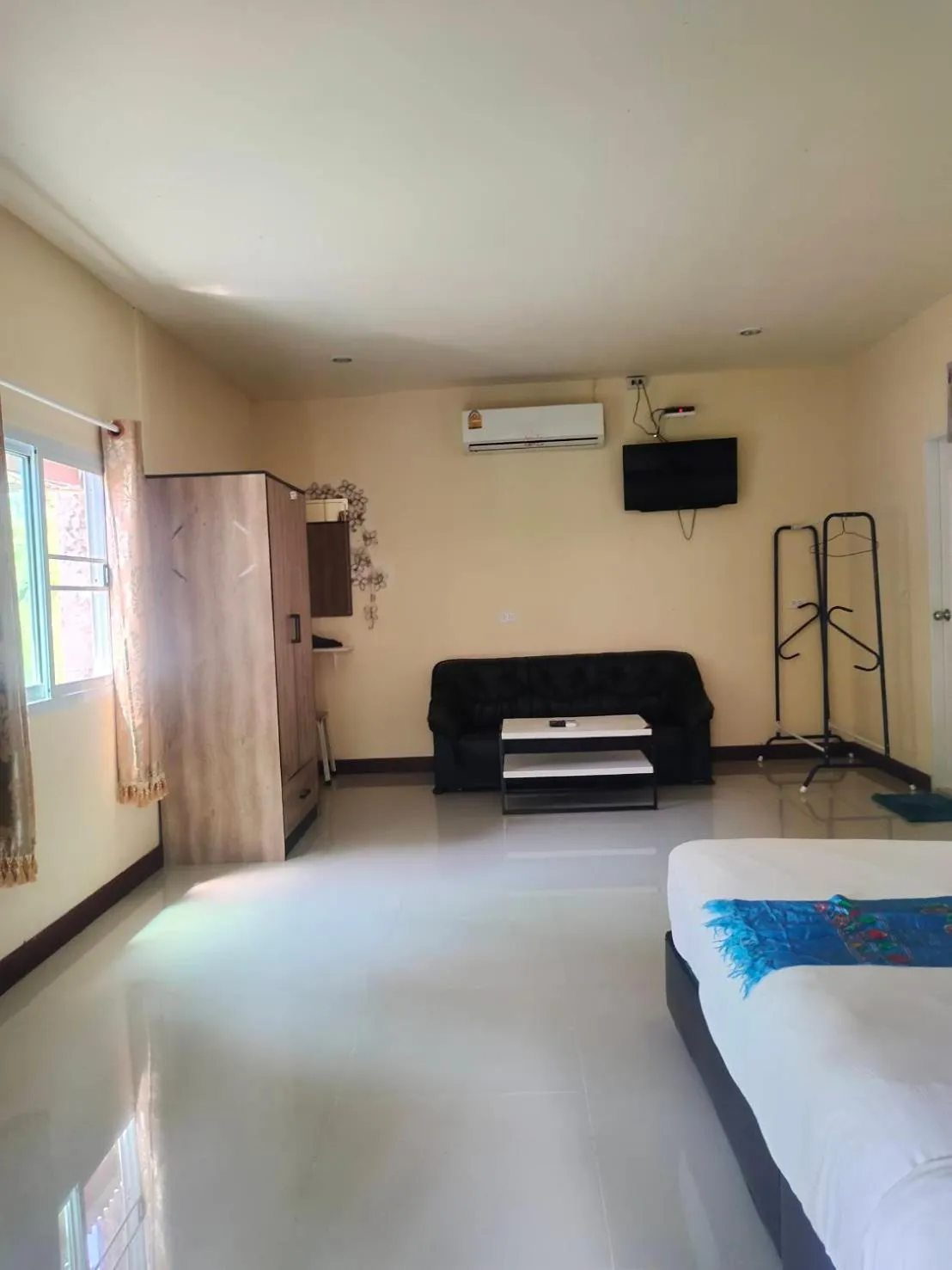 Bed in Everest Resort Samui - SHA Plus