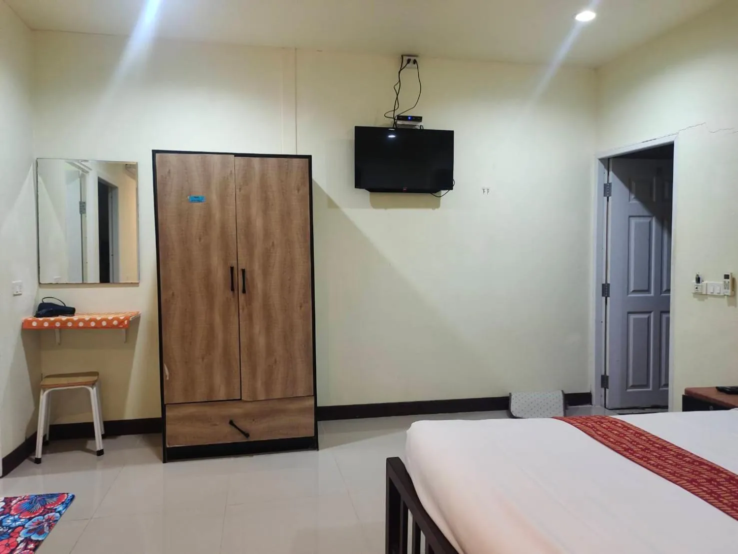 Bed in Everest Resort Samui - SHA Plus