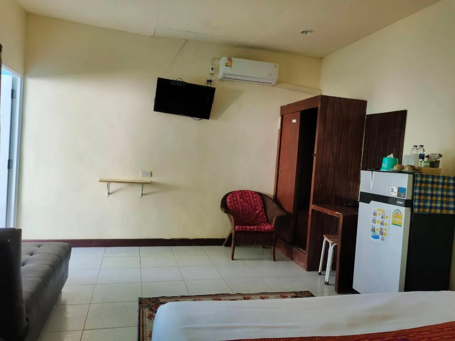 Bed in Everest Resort Samui - SHA Plus