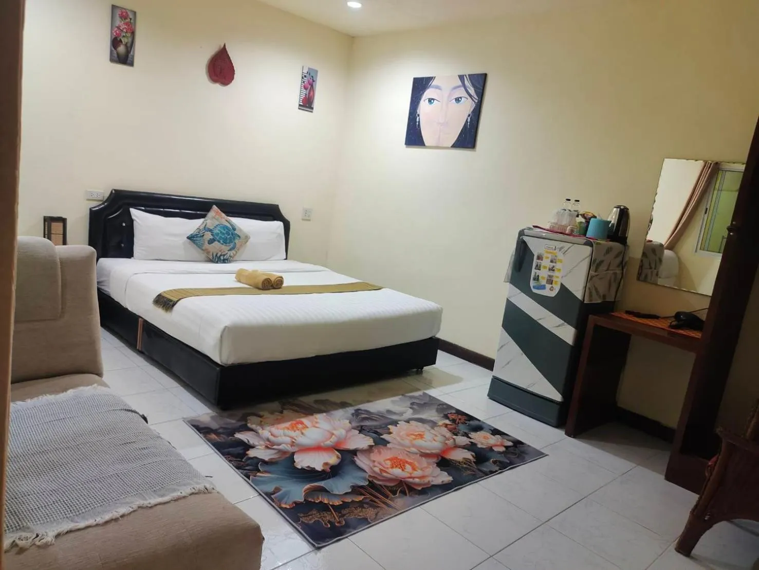 Bed in Everest Resort Samui - SHA Plus