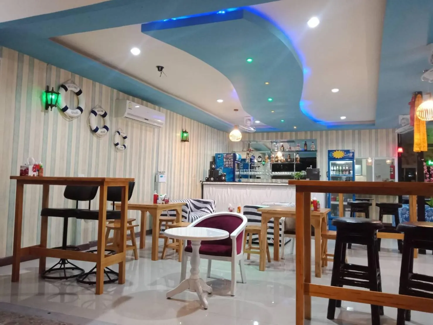 Restaurant/places to eat in Everest Resort Samui - SHA Plus