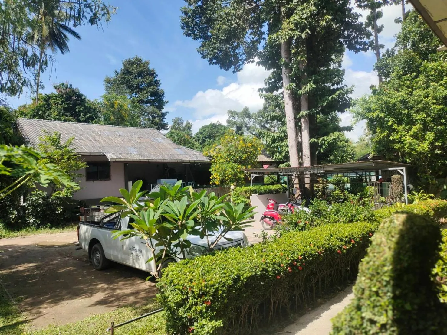 Parking in Everest Resort Samui - SHA Plus