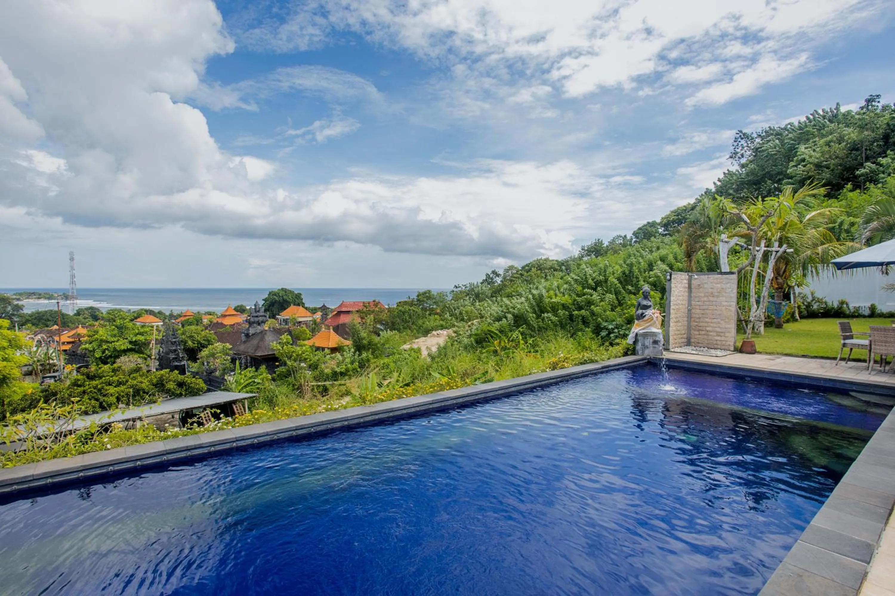 Swimming pool in Grand Sea View Lembongan