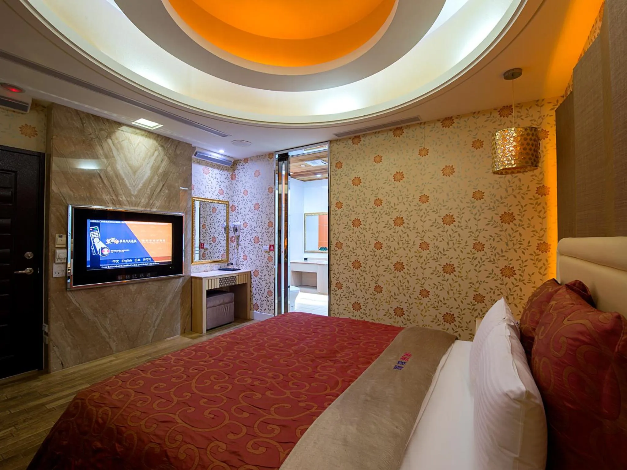 Photo of the whole room, Bed in Lai Yin Motel