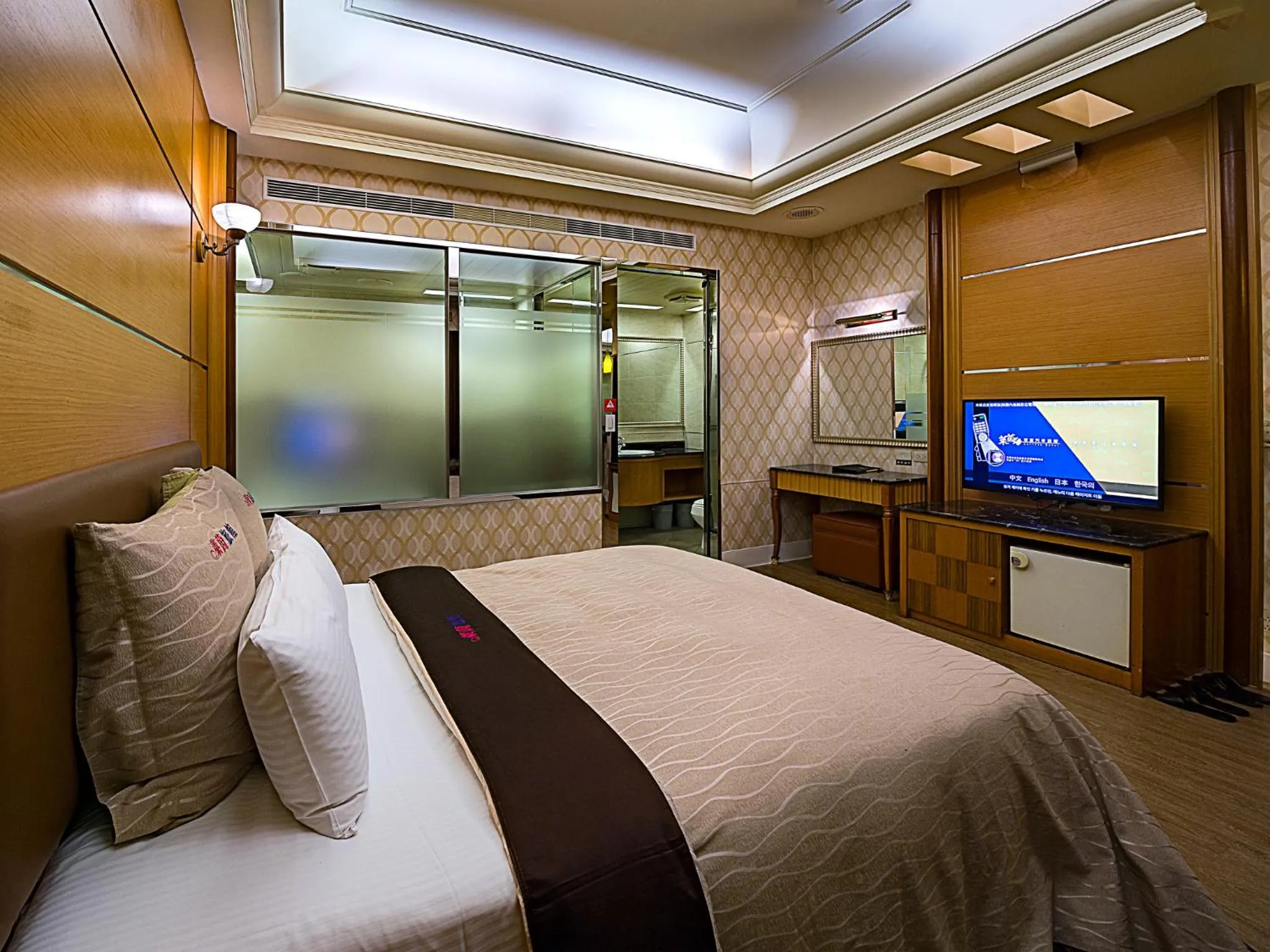 Photo of the whole room, Bed in Lai Yin Motel