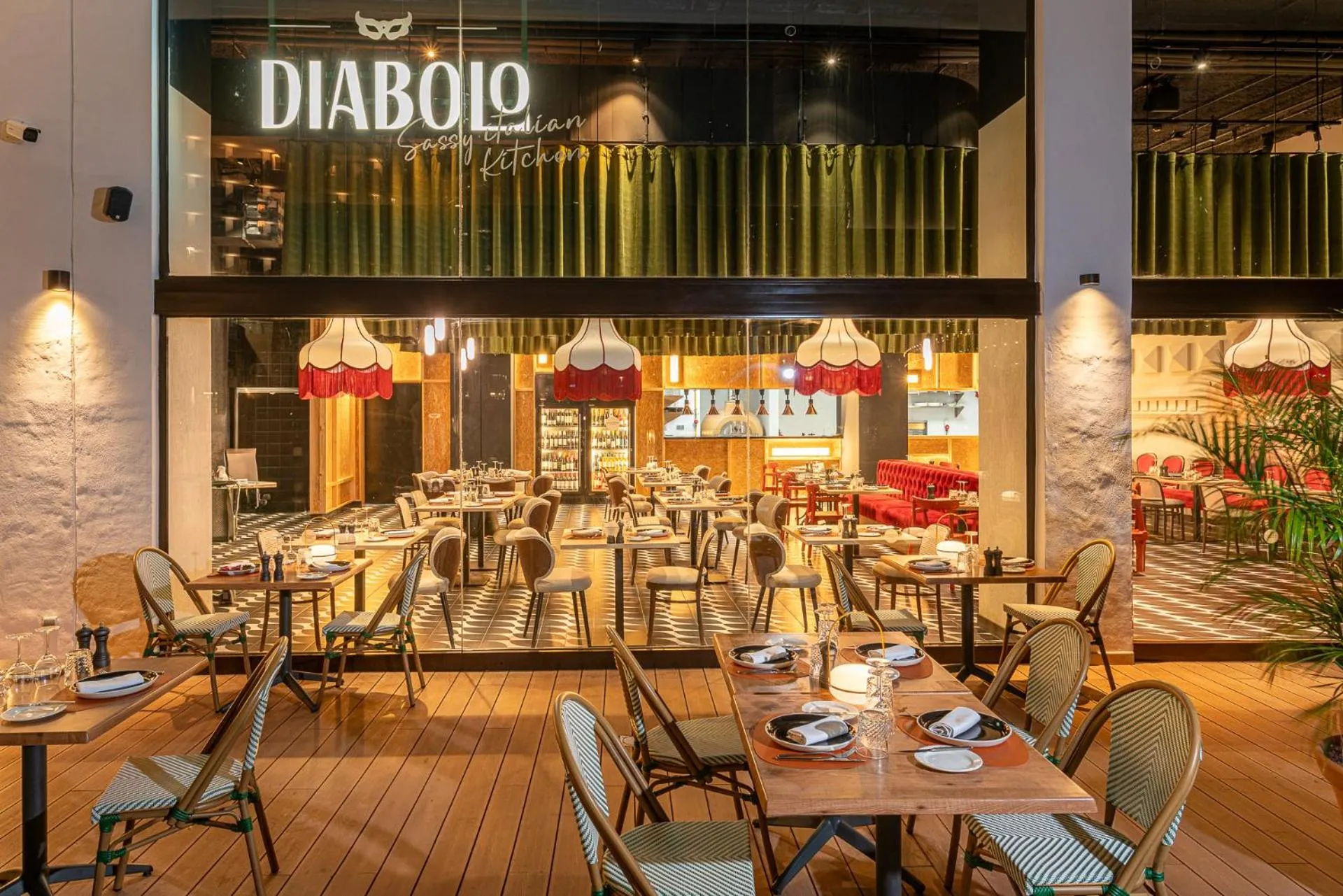 Restaurant/places to eat in Mediterranean Palace