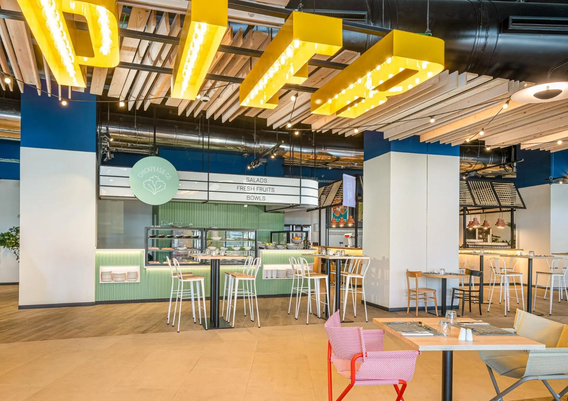 Restaurant/places to eat in Mediterranean Palace