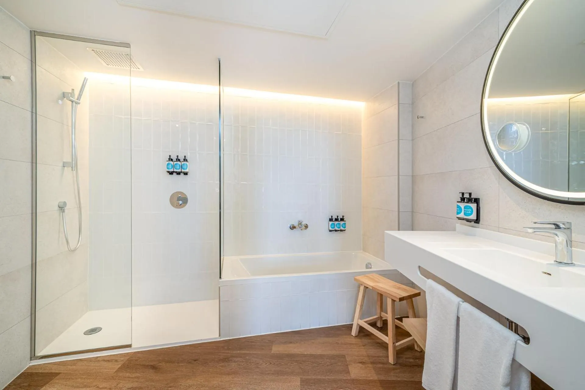 Shower in Mediterranean Palace