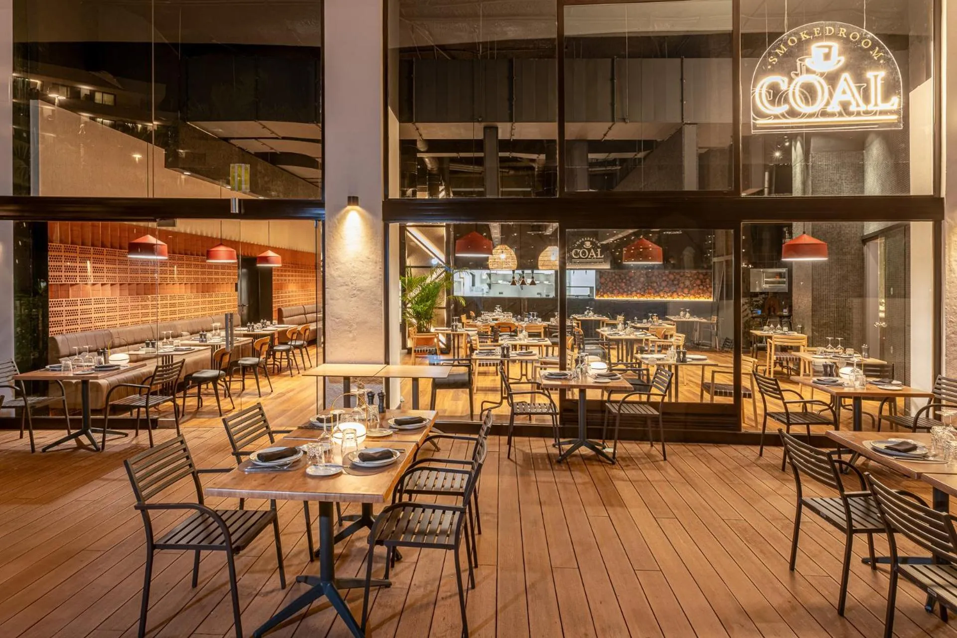 Restaurant/places to eat in Mediterranean Palace