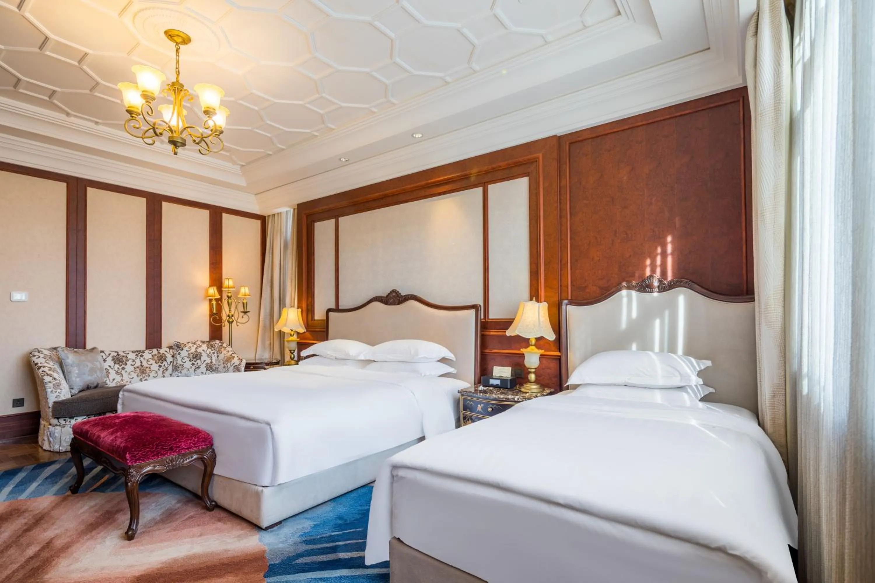 Bed in Shanghai Donghu Hotel - Shanghai Style Garden House