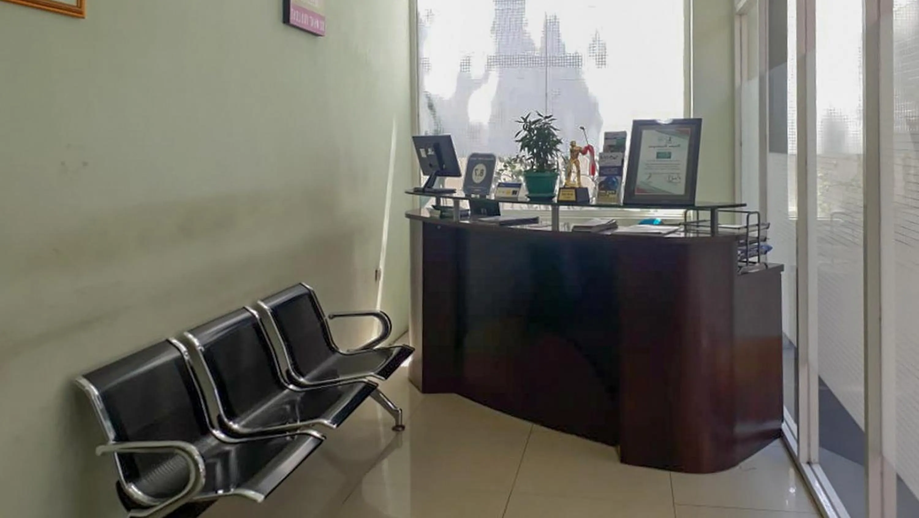 RedDoorz Hostel @ Manado Green Hostel