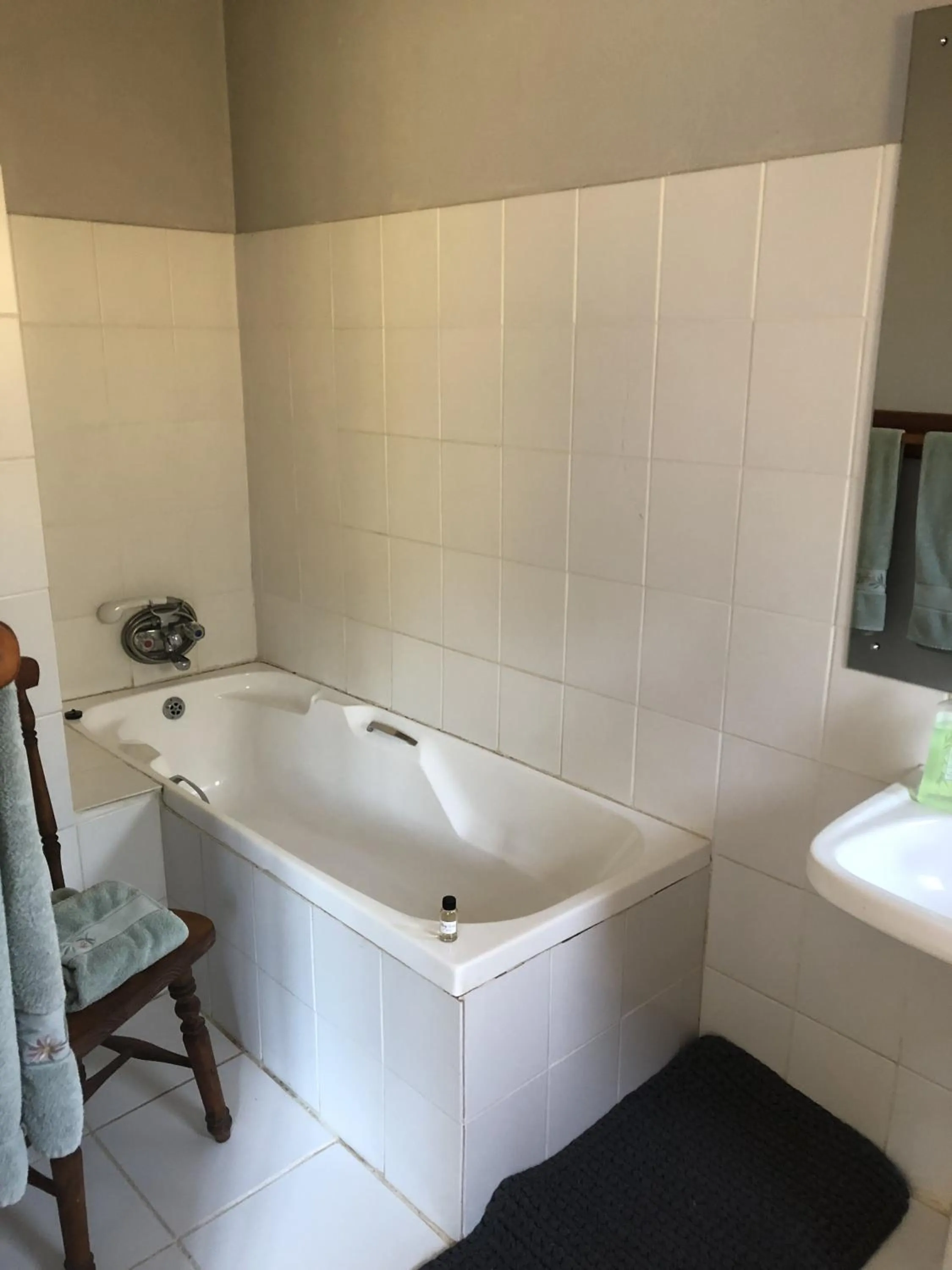 Bathroom in Notting Hill Lodge