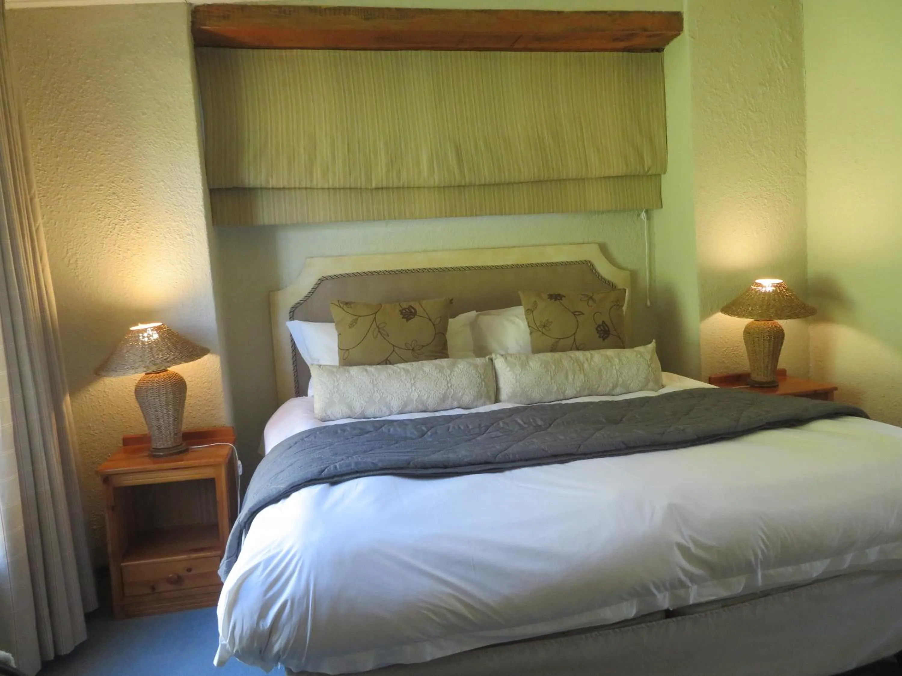 Bedroom, Bed in Notting Hill Lodge