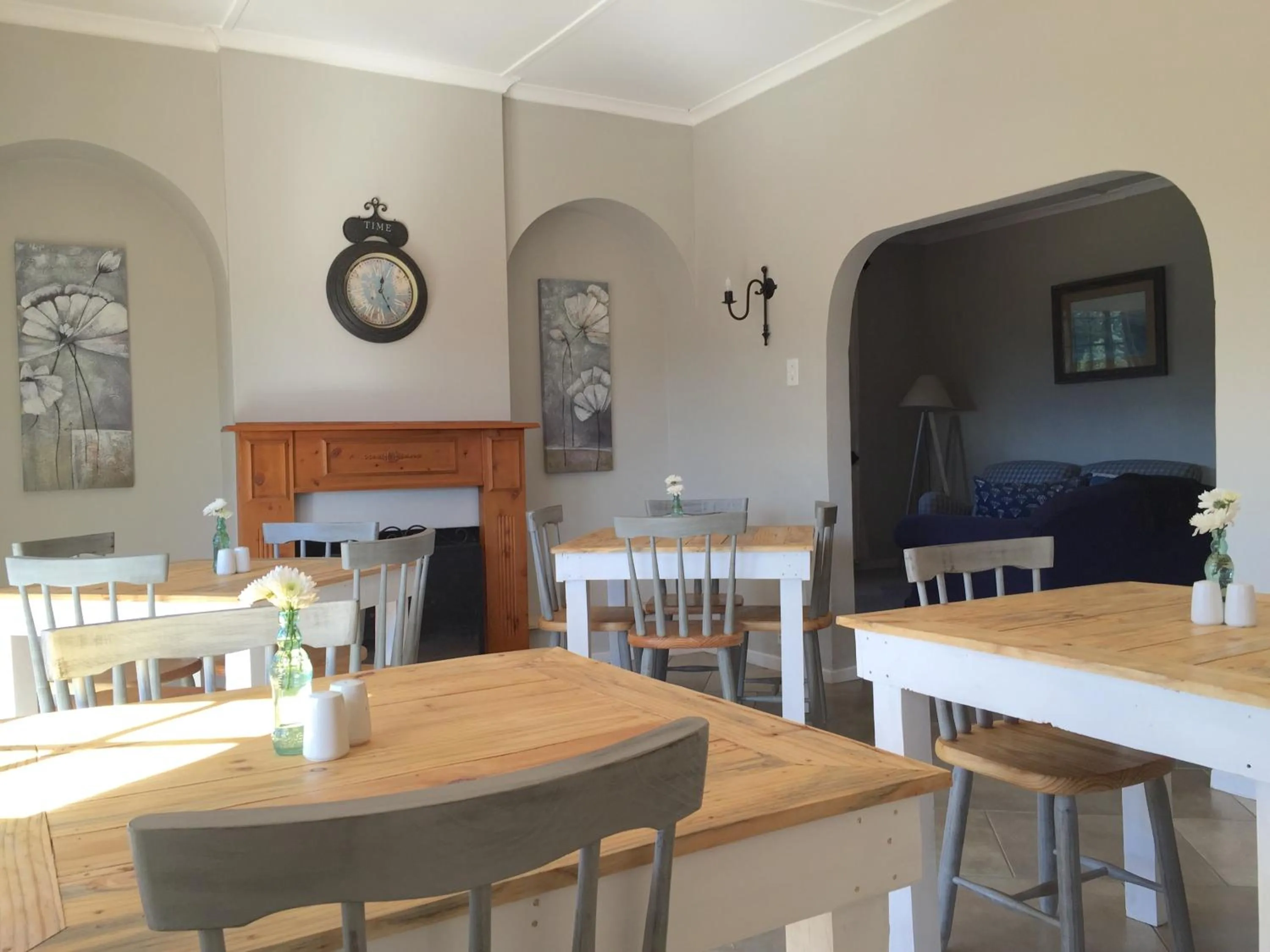 Dining area in Notting Hill Lodge