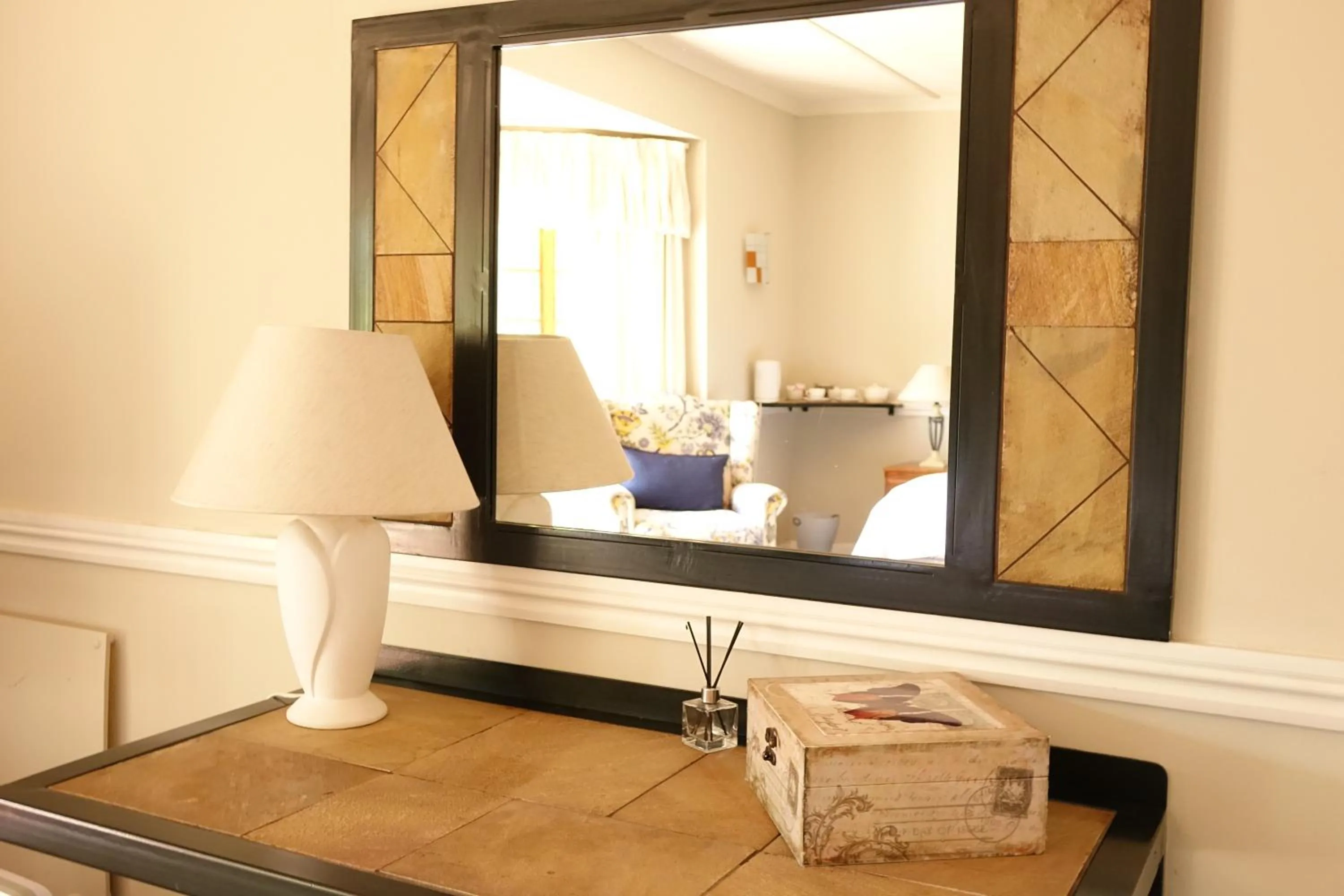 Bedroom in Notting Hill Lodge