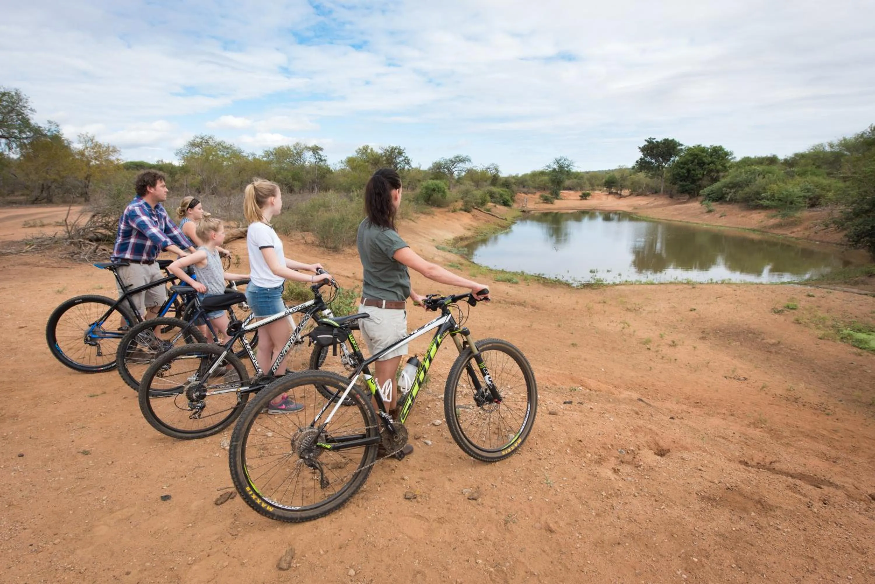 Cycling in Unembeza Boutique Lodge & Spa
