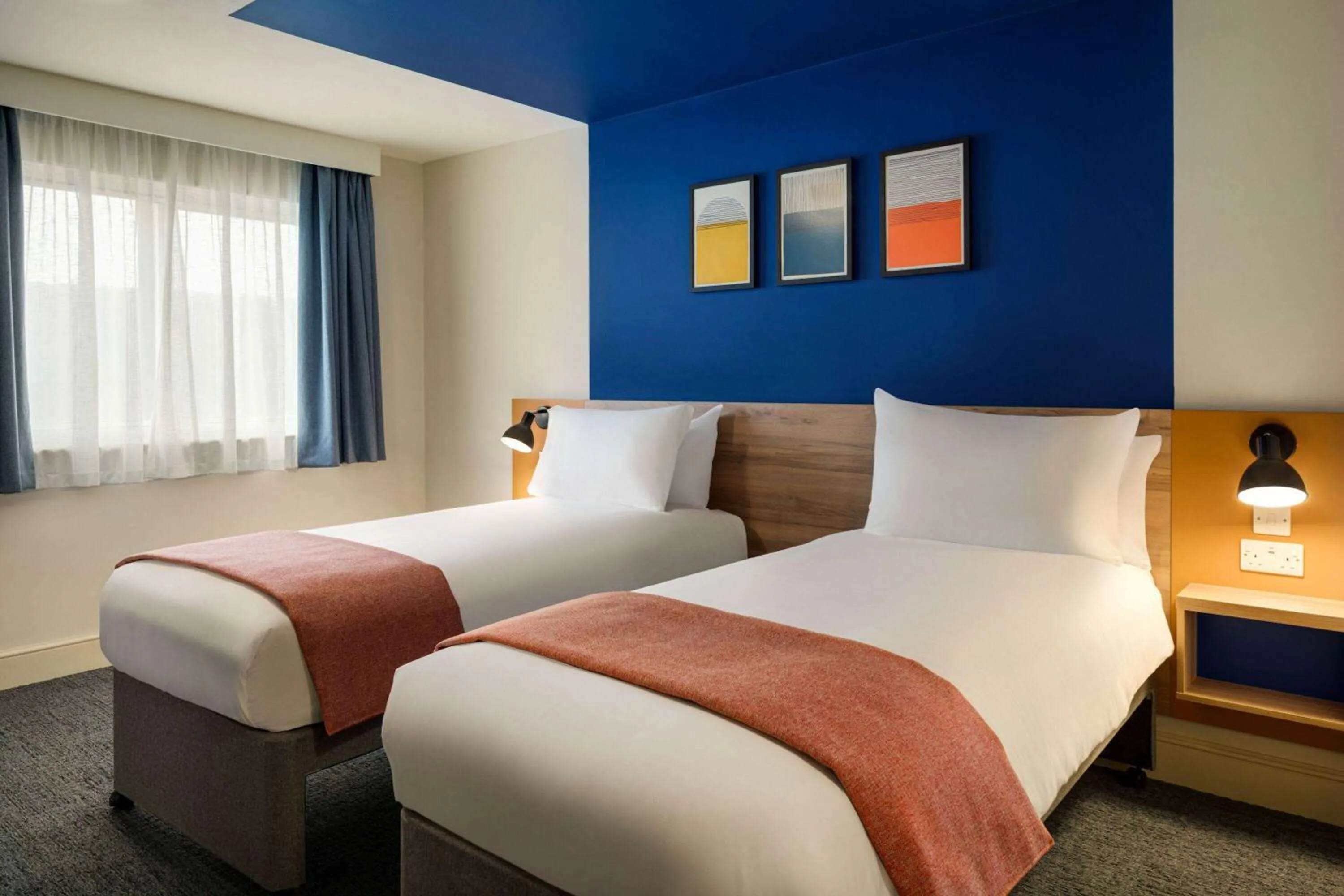 Photo of the whole room, Bed in Days Inn Chesterfield - Tibshelf