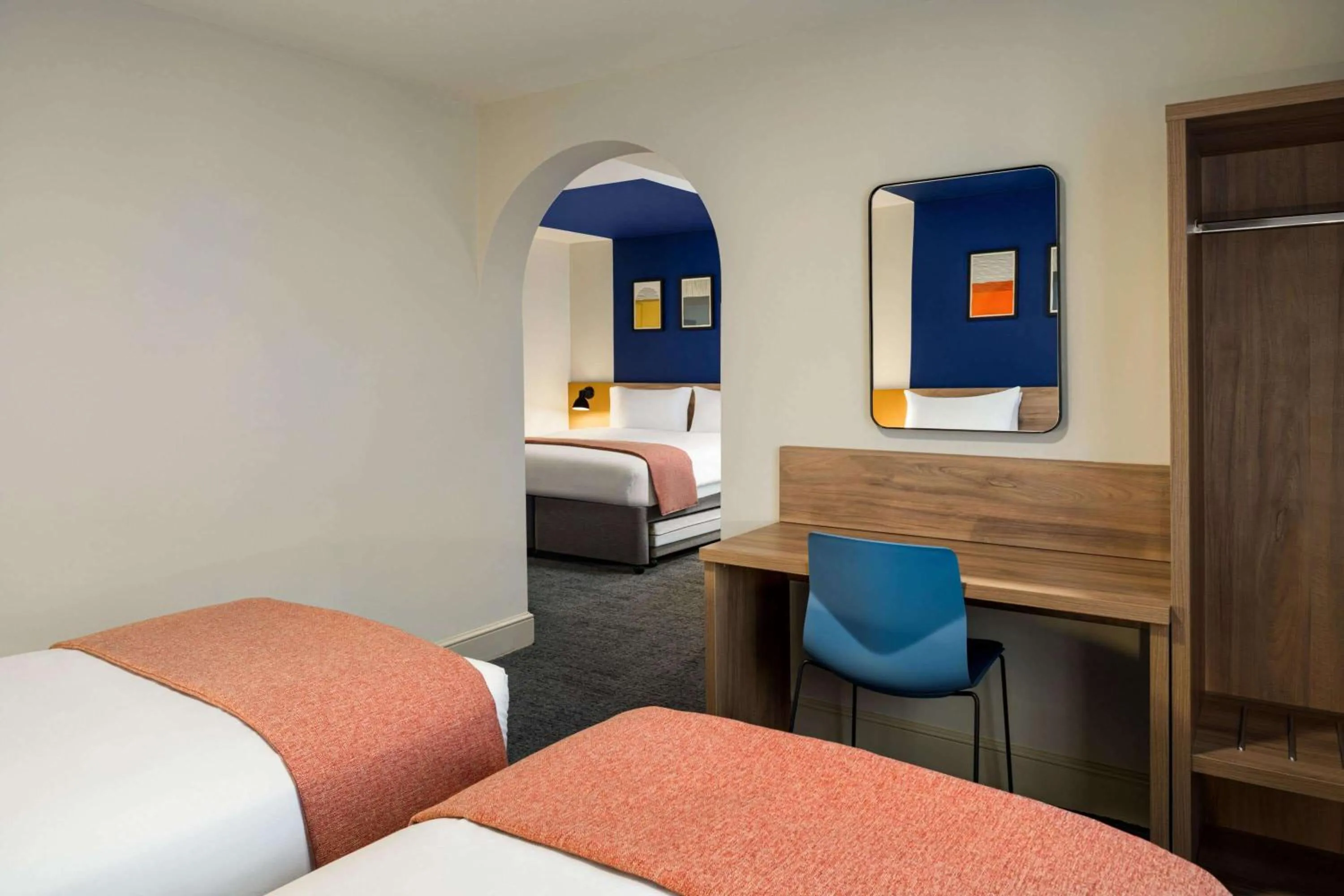 Photo of the whole room, Bed in Days Inn Chesterfield - Tibshelf