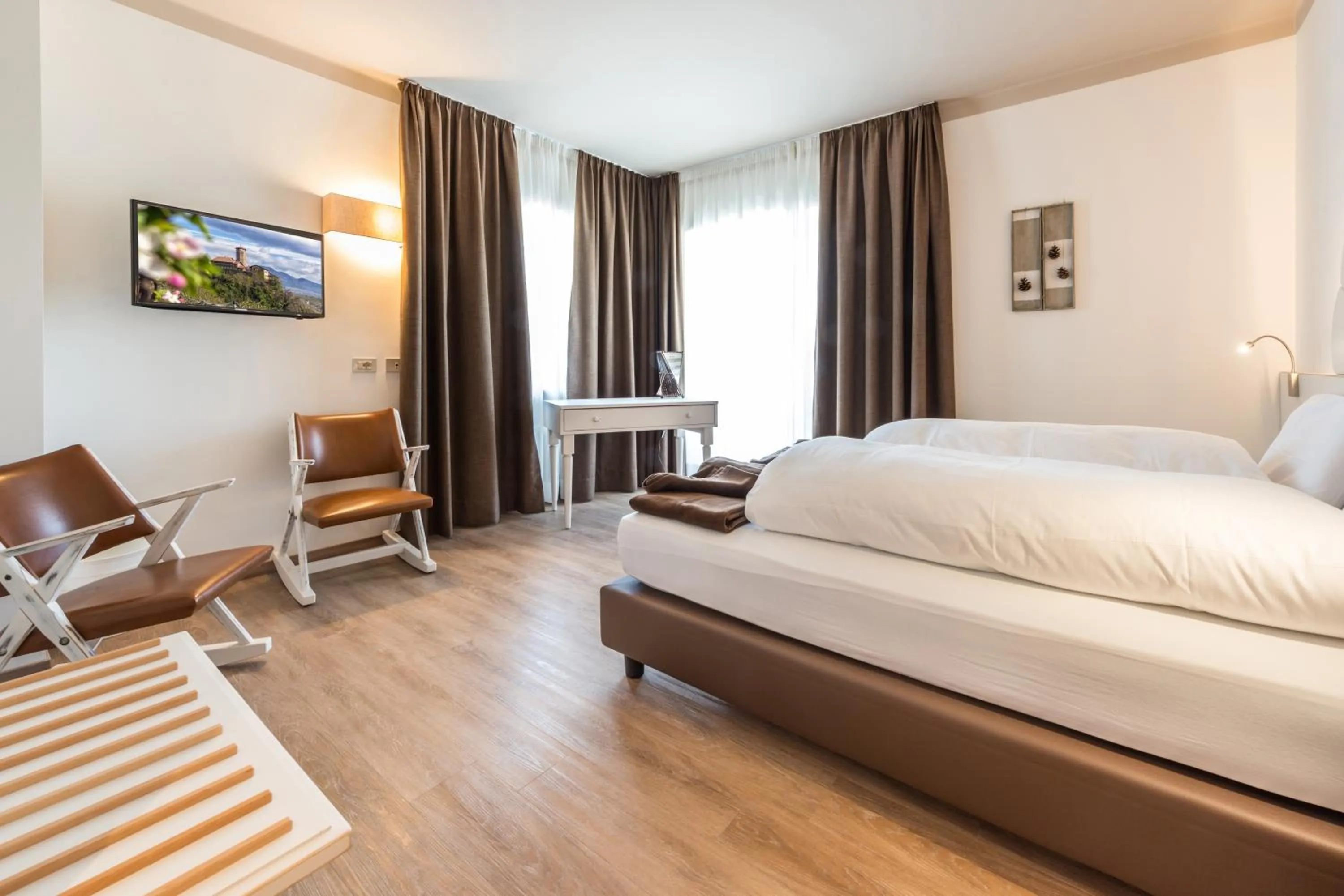 Photo of the whole room, Bed in Hotel Paradiso