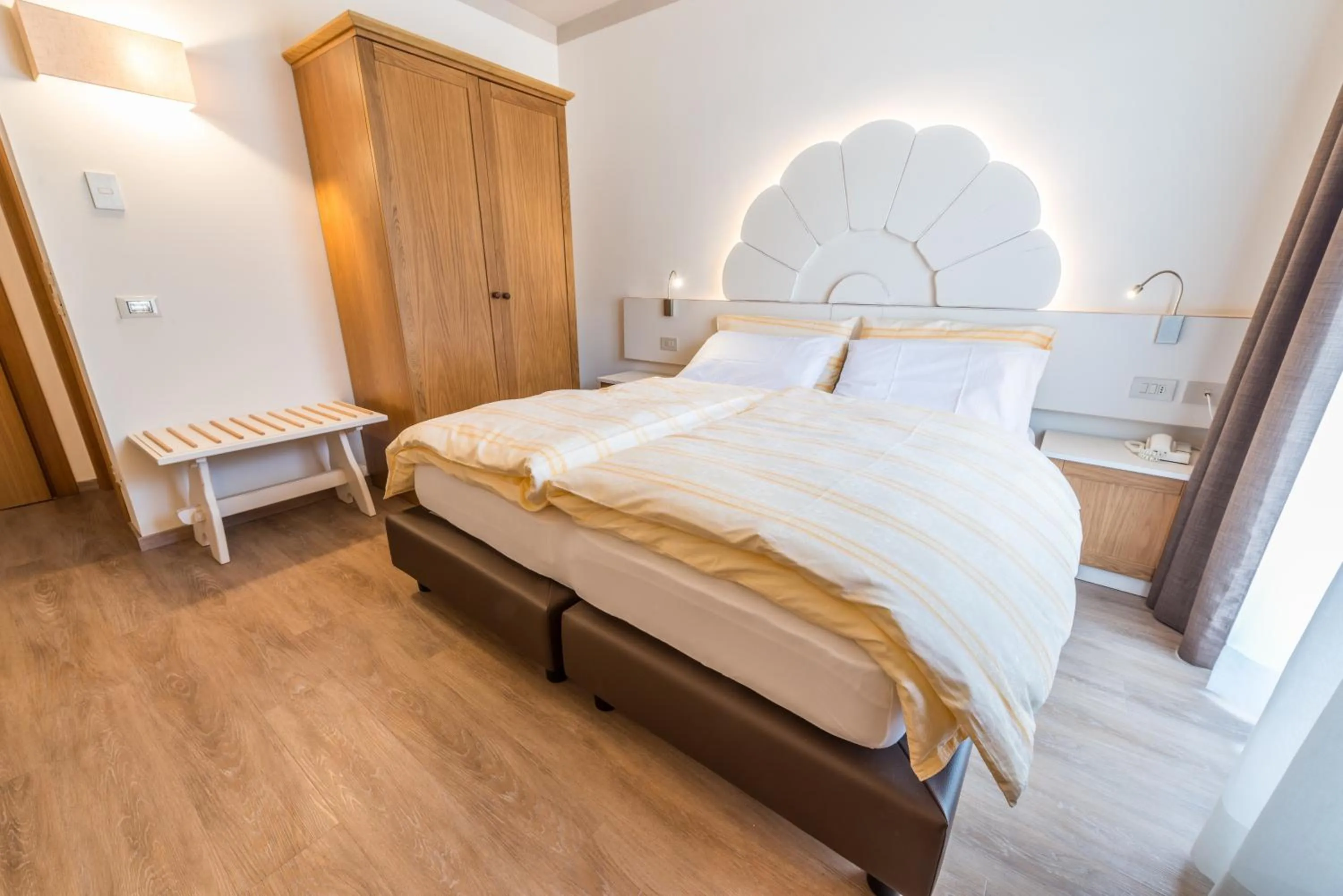 Photo of the whole room, Bed in Hotel Paradiso