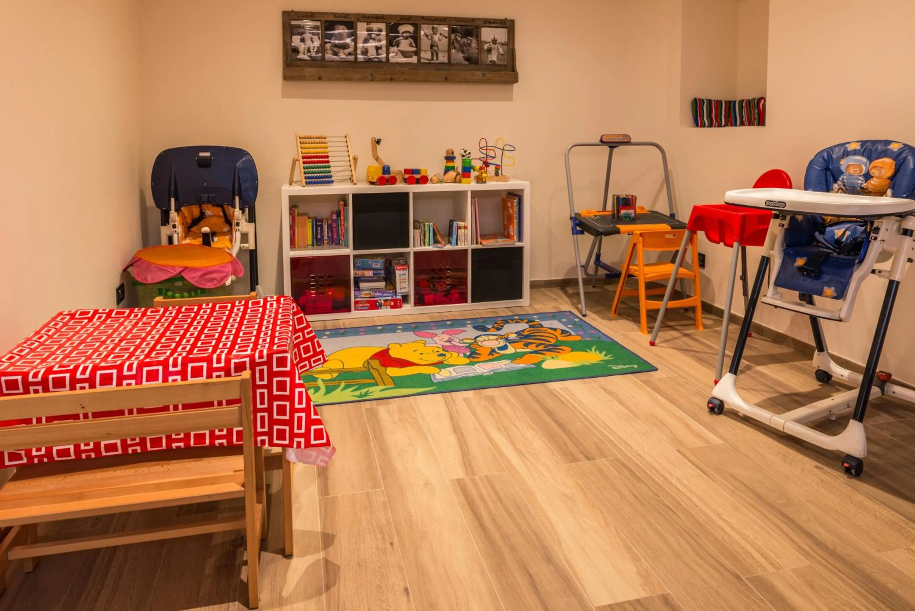 Communal lounge/ TV room in Hotel Paradiso