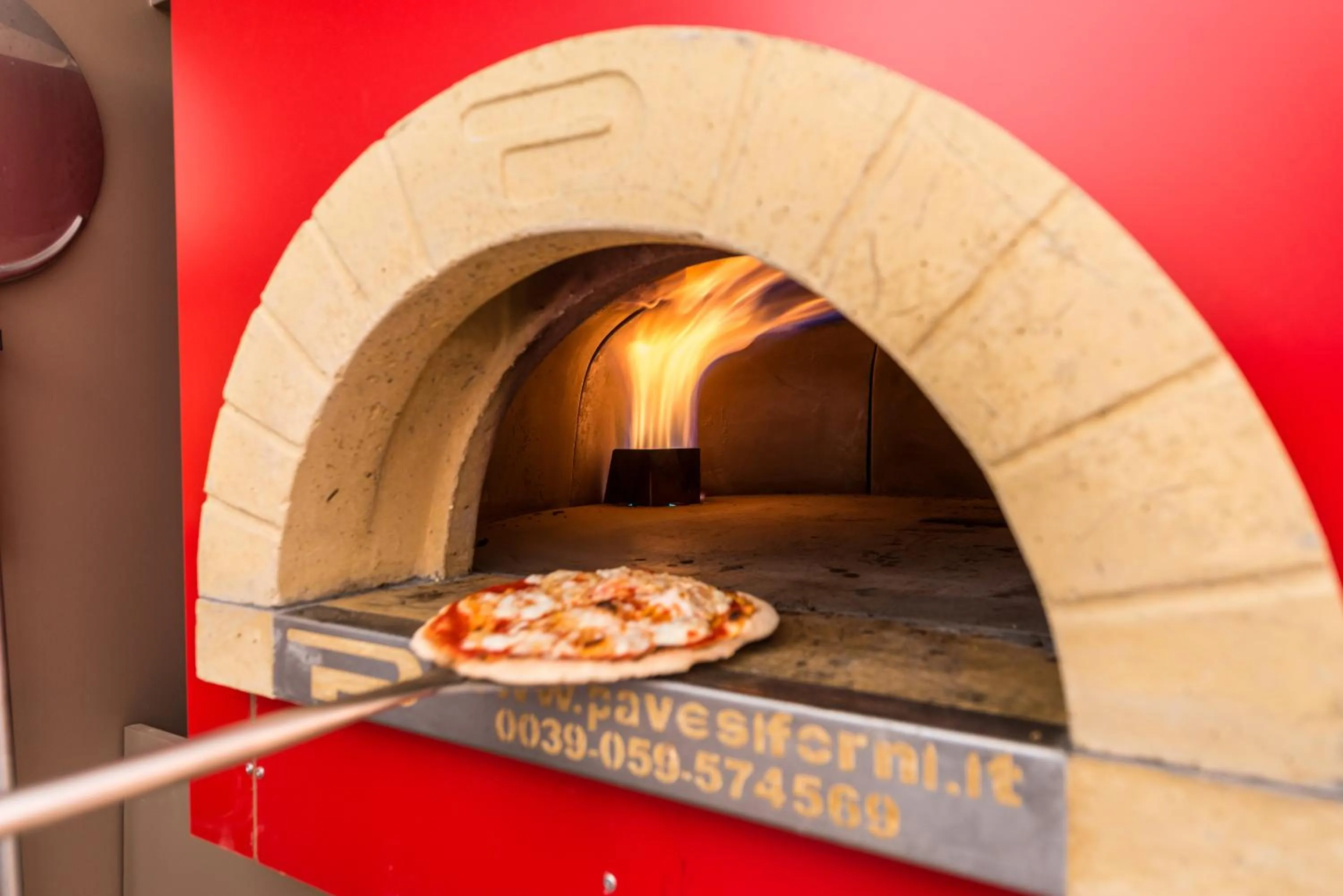 Restaurant/places to eat in Hotel Paradiso