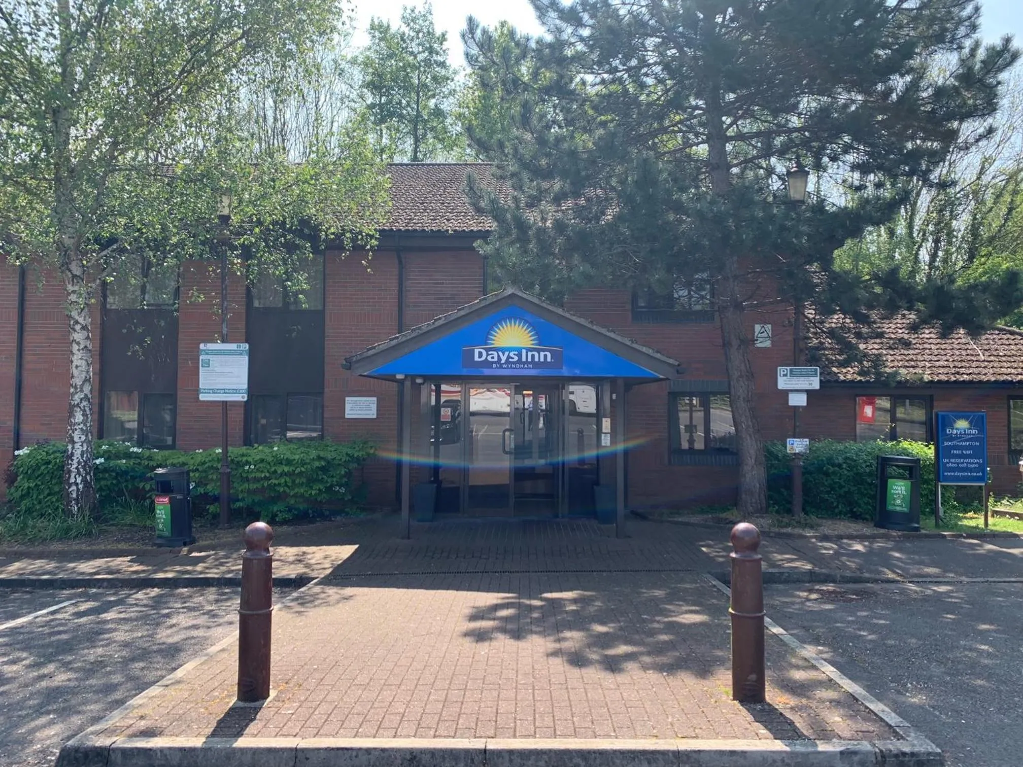 Property building in Days Inn Southampton Rownhams